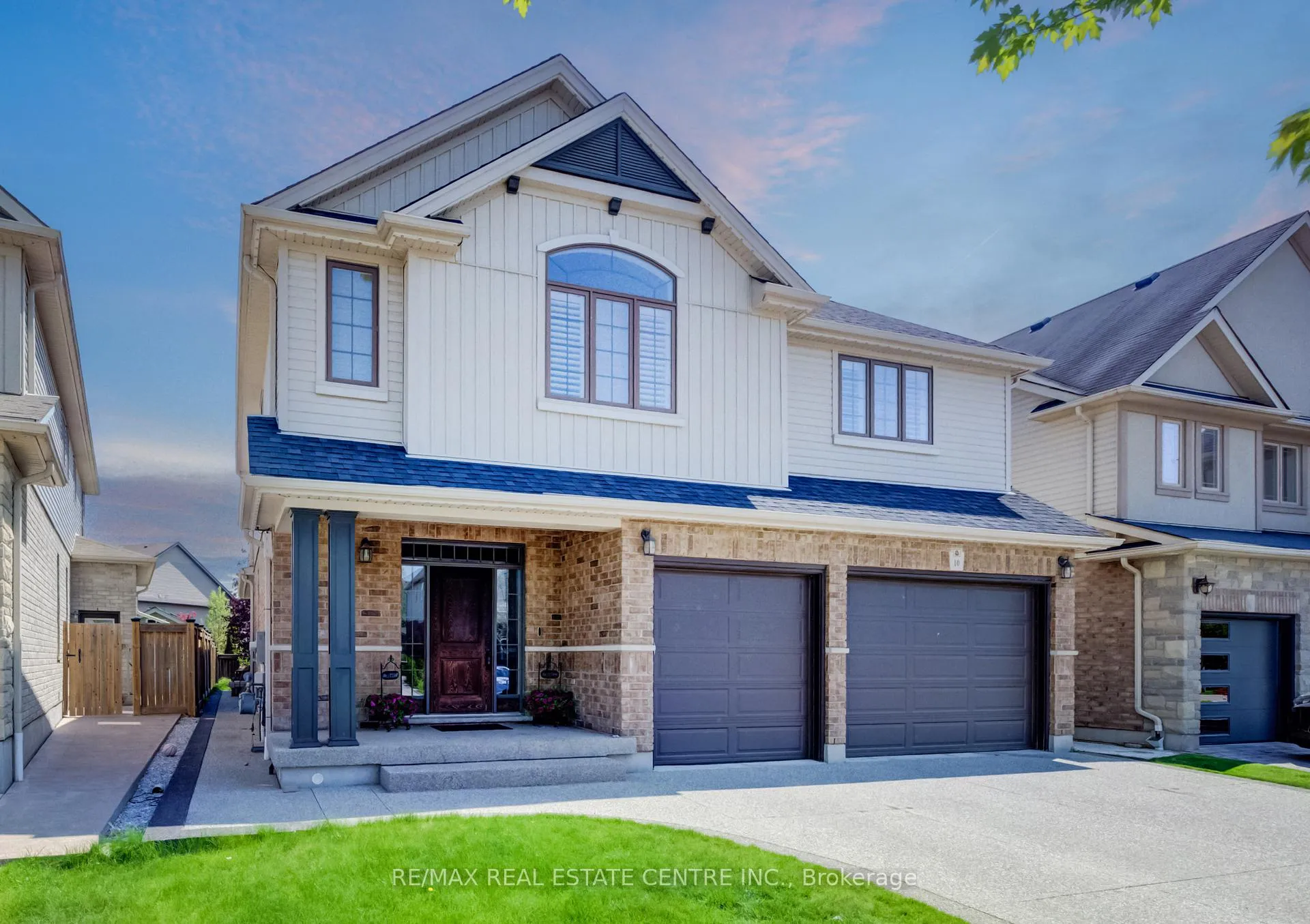 Photo 2 of 10 Deer Creek Street, Kitchener, Grand River South — HOMEH
