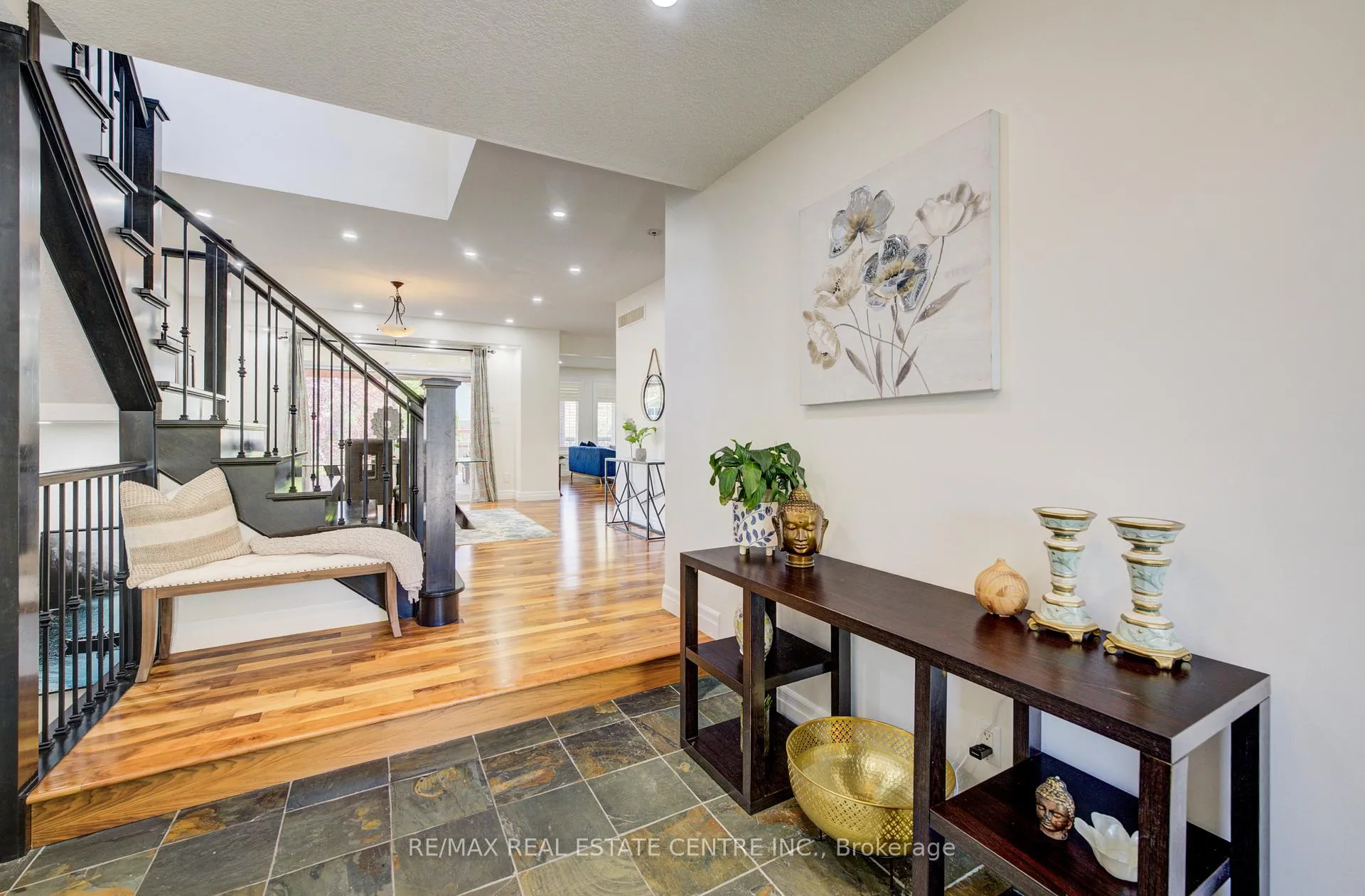 Photo 4 of 10 Deer Creek Street, Kitchener, Grand River South — HOMEH