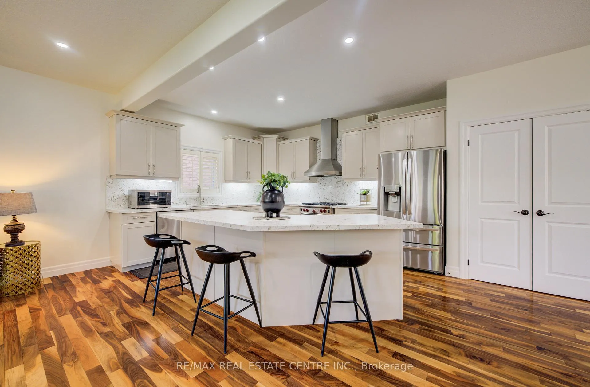 Photo 14 of 10 Deer Creek Street, Kitchener, Grand River South — HOMEH