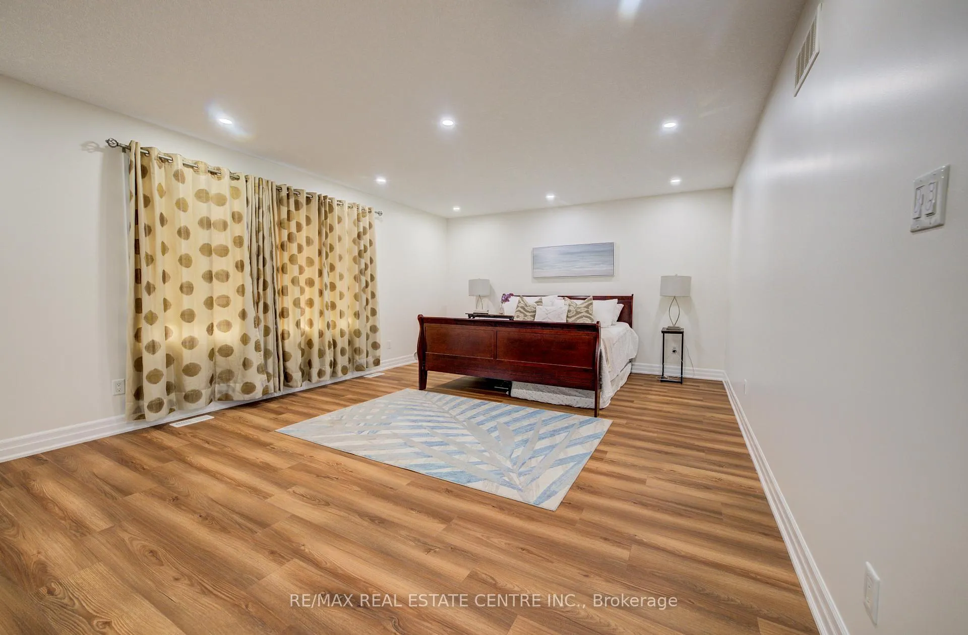 Photo 21 of 10 Deer Creek Street, Kitchener, Grand River South — HOMEH