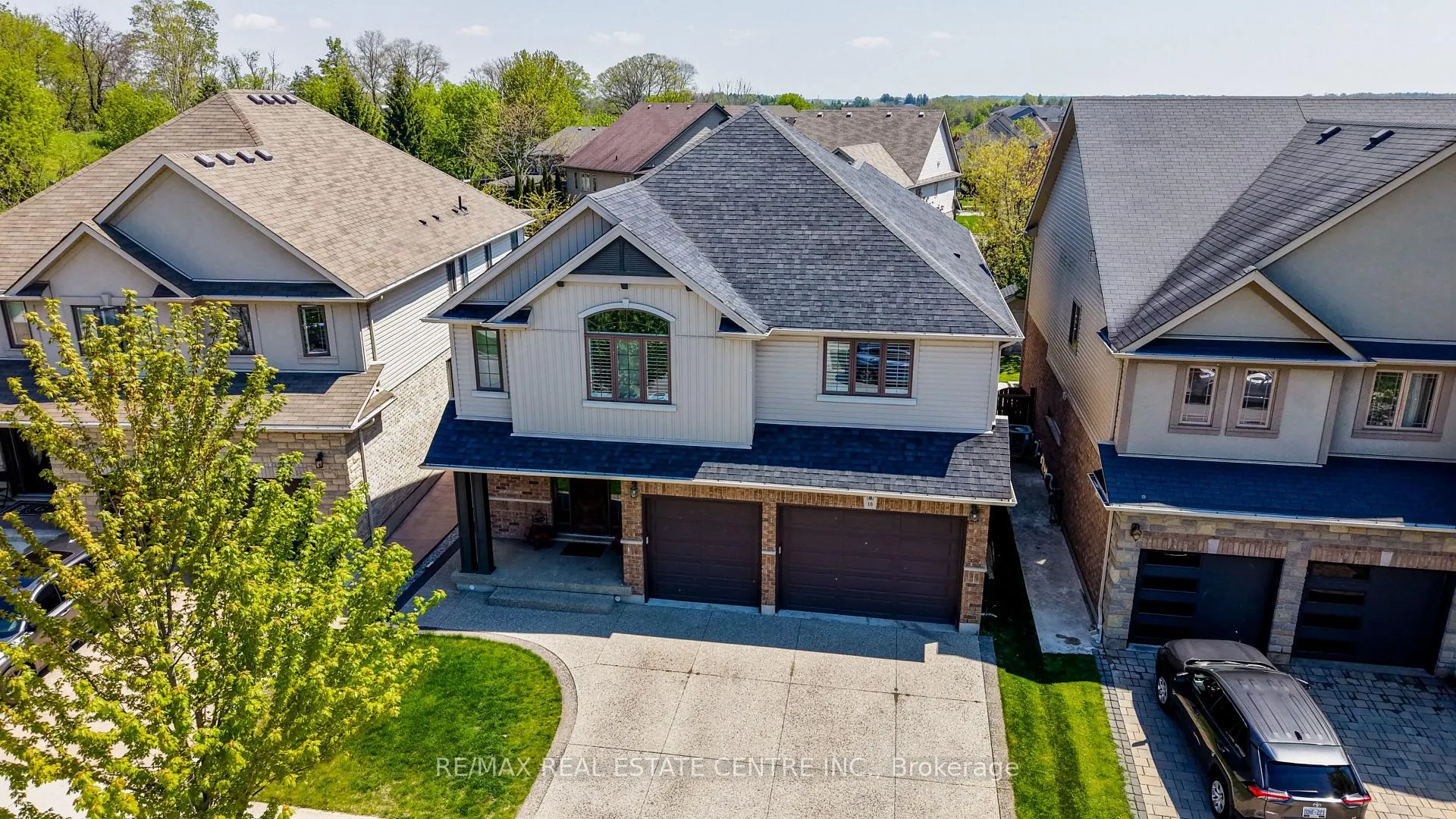 Photo 39 of 10 Deer Creek Street, Kitchener, Grand River South — HOMEH