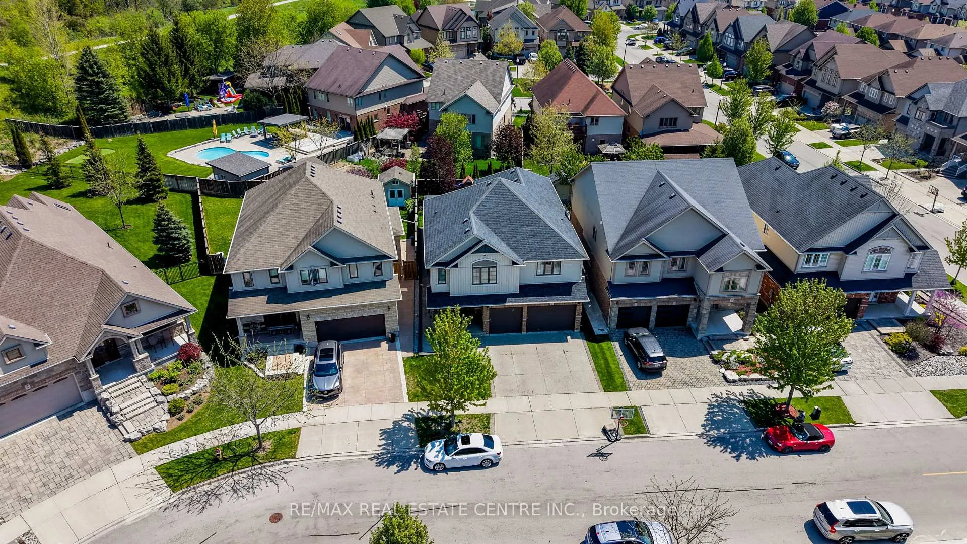 Photo 40 of 10 Deer Creek Street, Kitchener, Grand River South — HOMEH