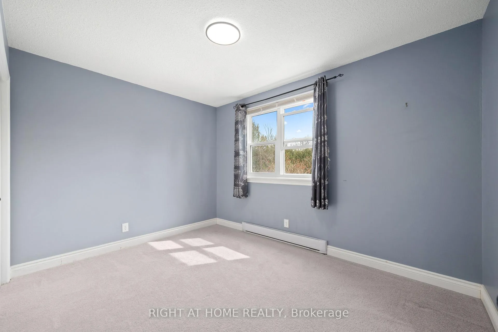 Photo 10 of 12 Maple Grove Road, Kawartha Lakes, Lindsay — HOMEH
