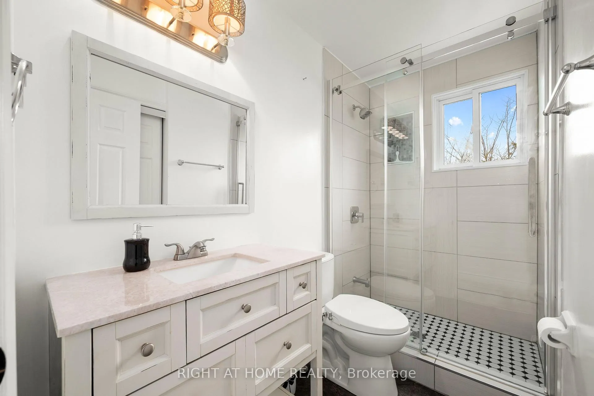 Photo 12 of 12 Maple Grove Road, Kawartha Lakes, Lindsay — HOMEH
