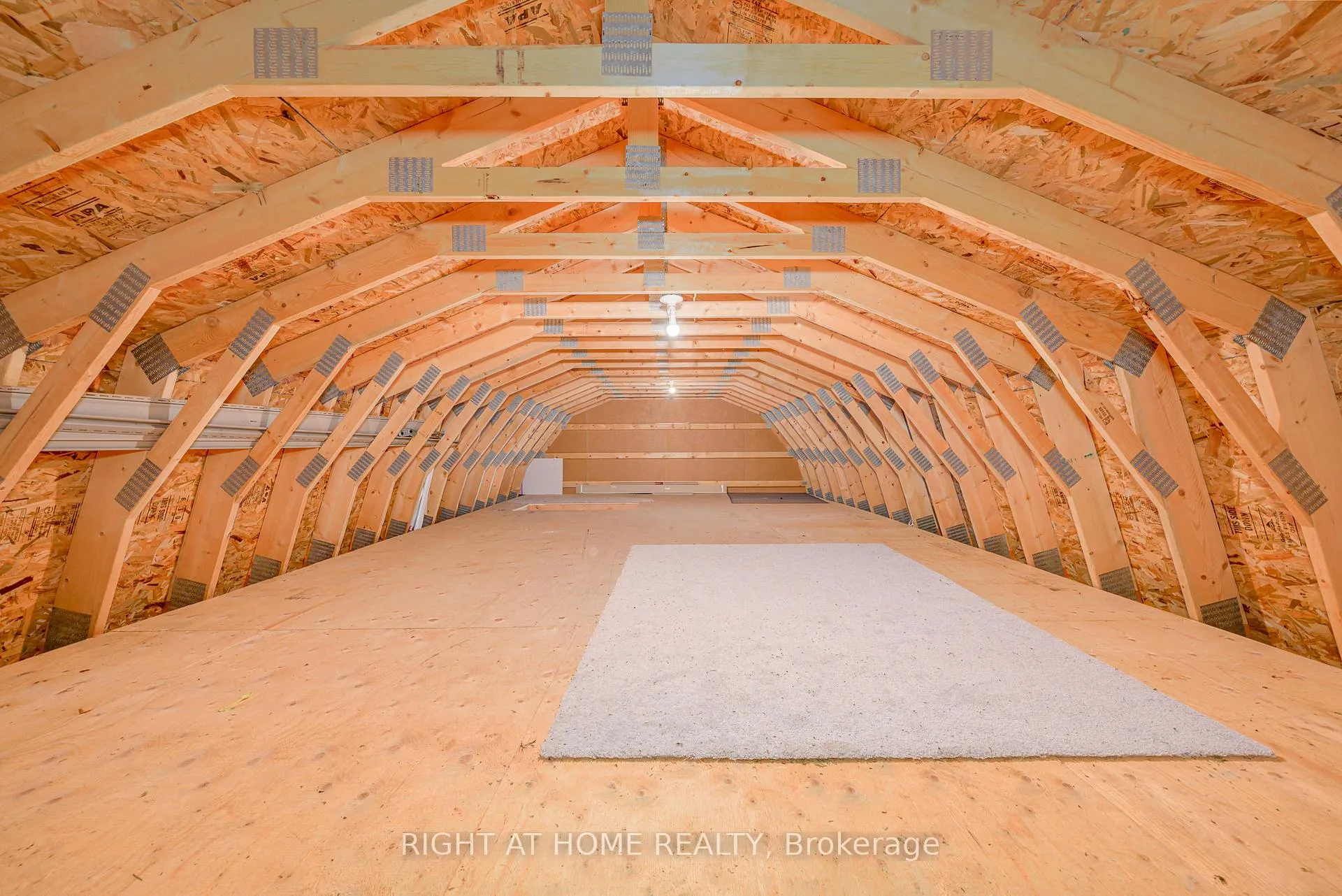 Photo 37 of 12 Maple Grove Road, Kawartha Lakes, Lindsay — HOMEH
