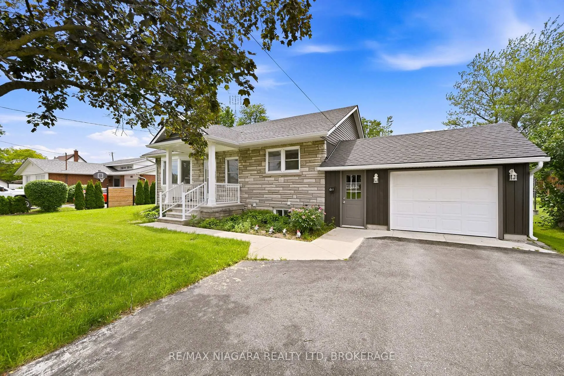 Photo 3 of 611 Clare Avenue, Welland, N. Welland — HOMEH