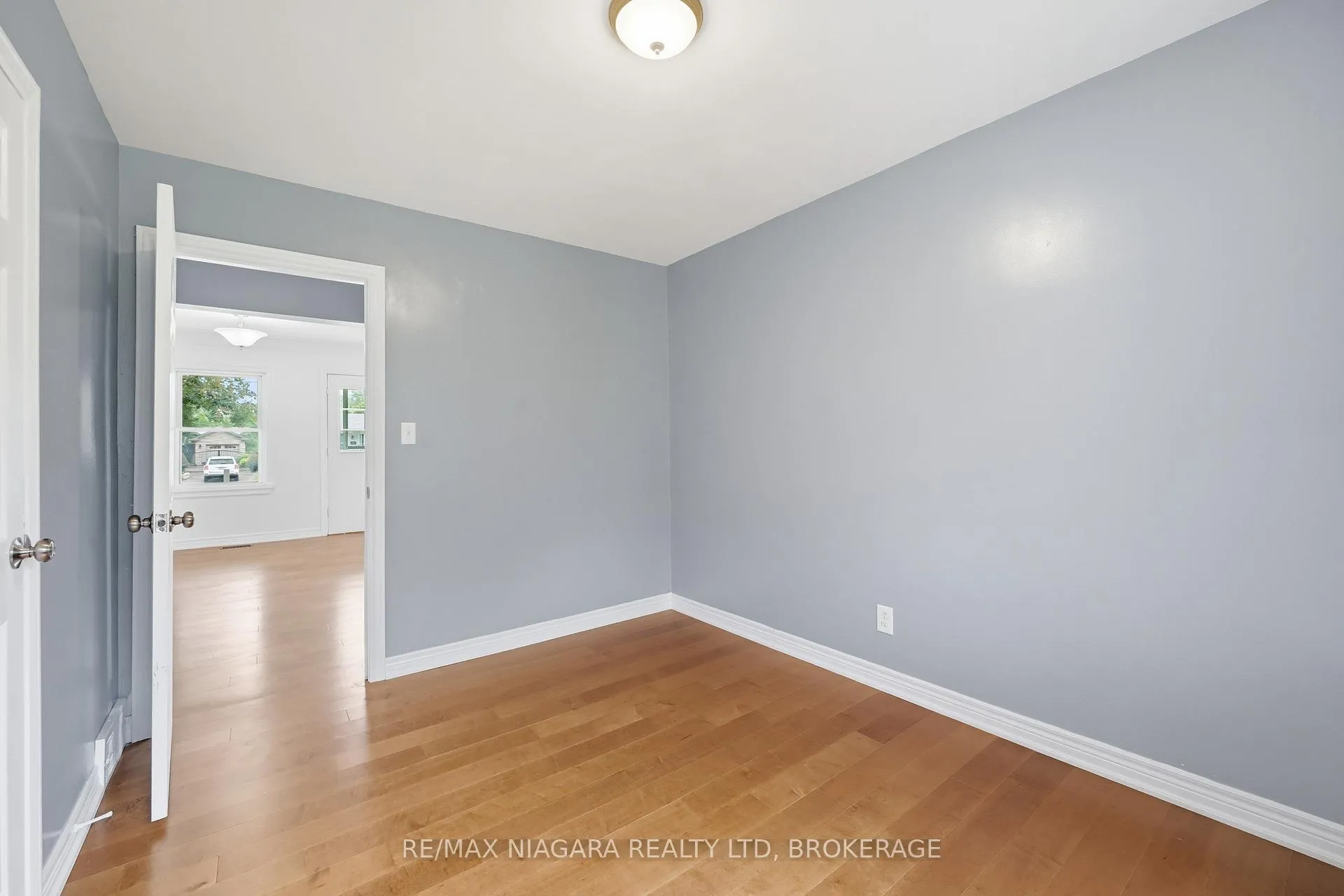 Photo 19 of 611 Clare Avenue, Welland, N. Welland — HOMEH