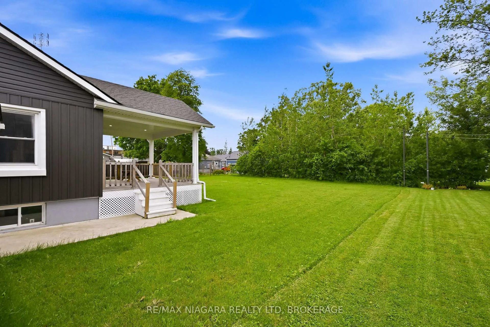 Photo 23 of 611 Clare Avenue, Welland, N. Welland — HOMEH