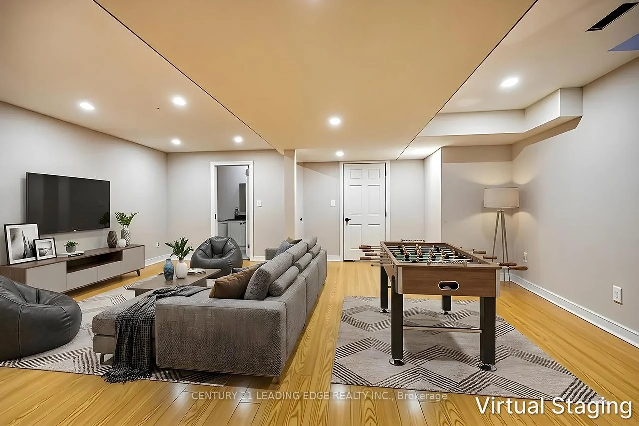 Photo 8 of 15 Warren Bradley Street, Markham, Berczy — HOMEH