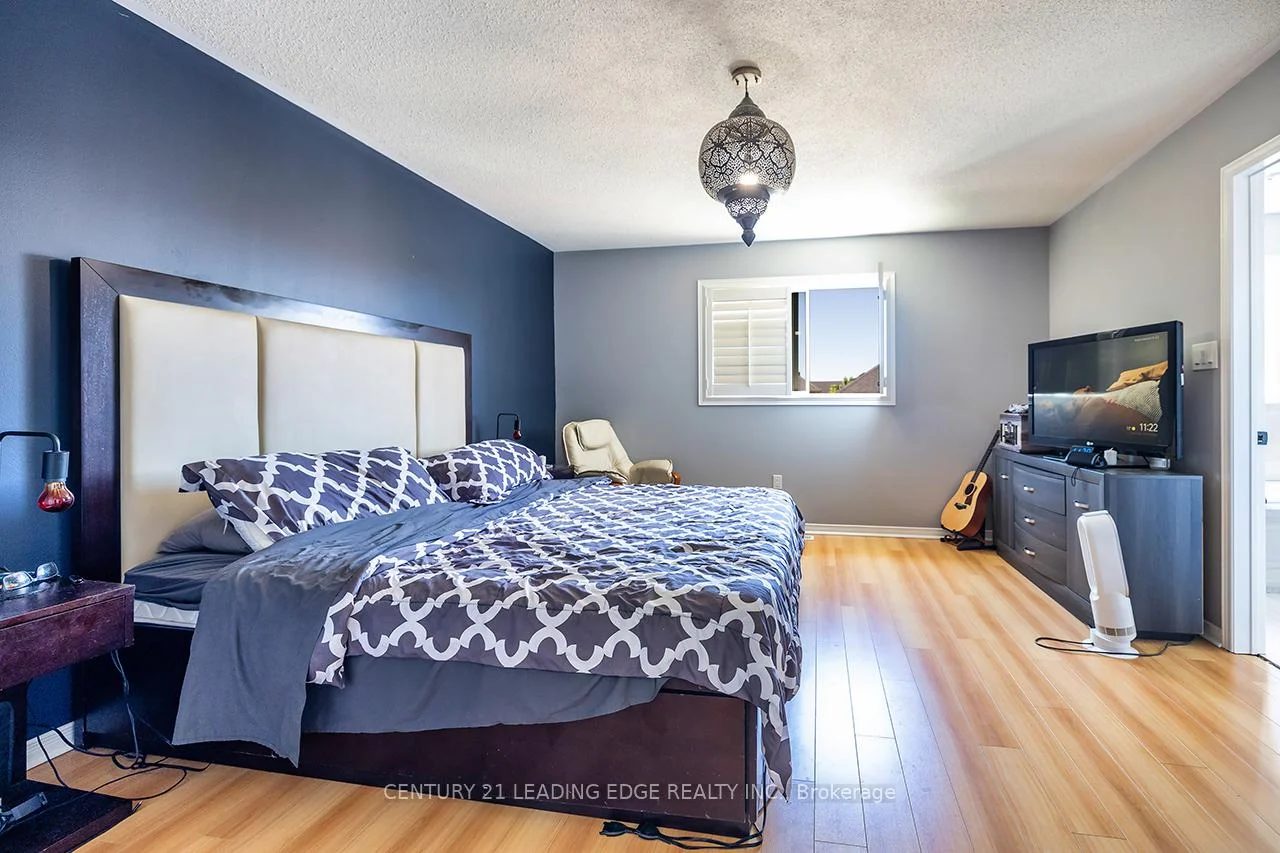 Photo 10 of 15 Warren Bradley Street, Markham, Berczy — HOMEH