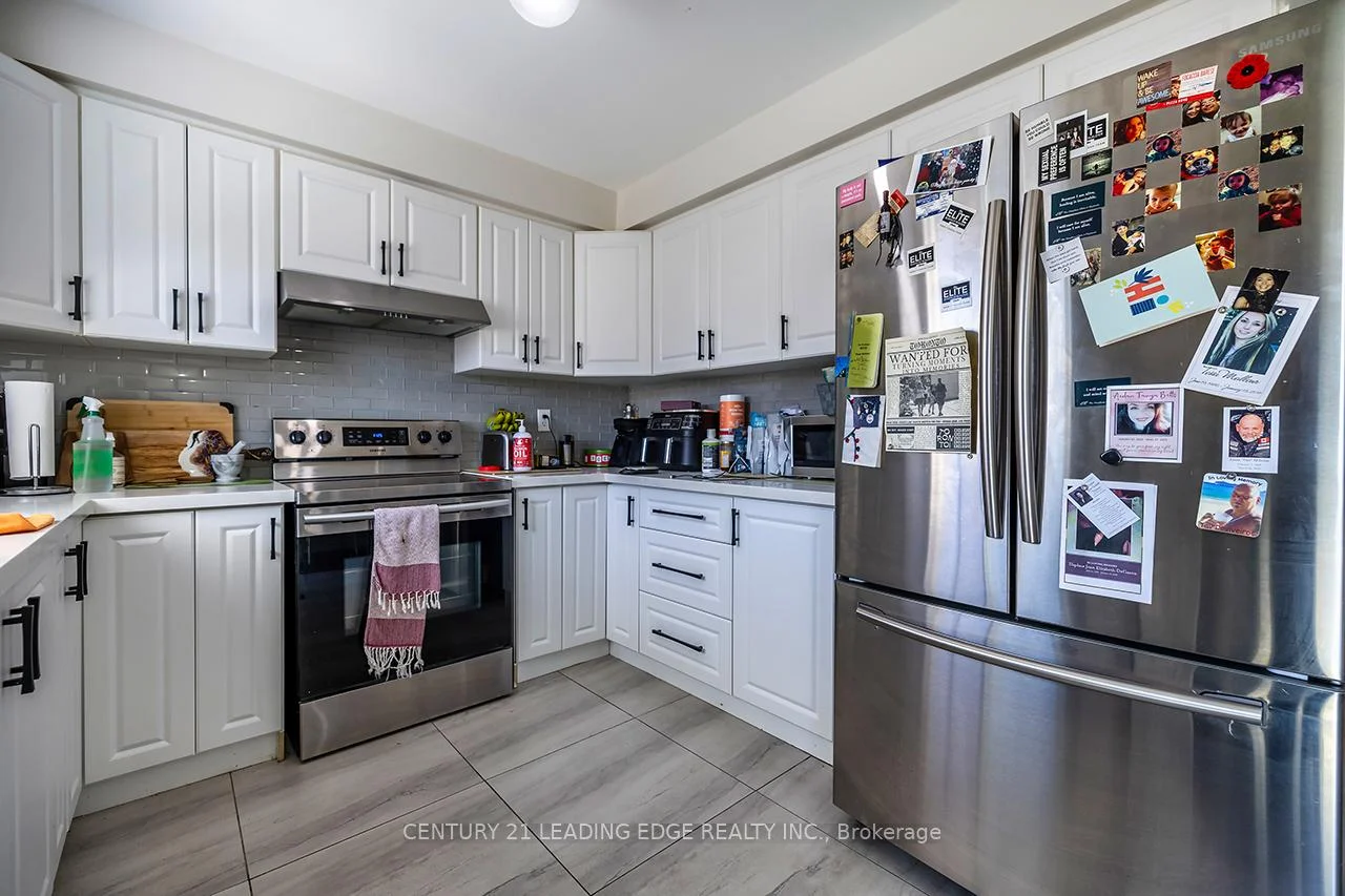Photo 16 of 15 Warren Bradley Street, Markham, Berczy — HOMEH