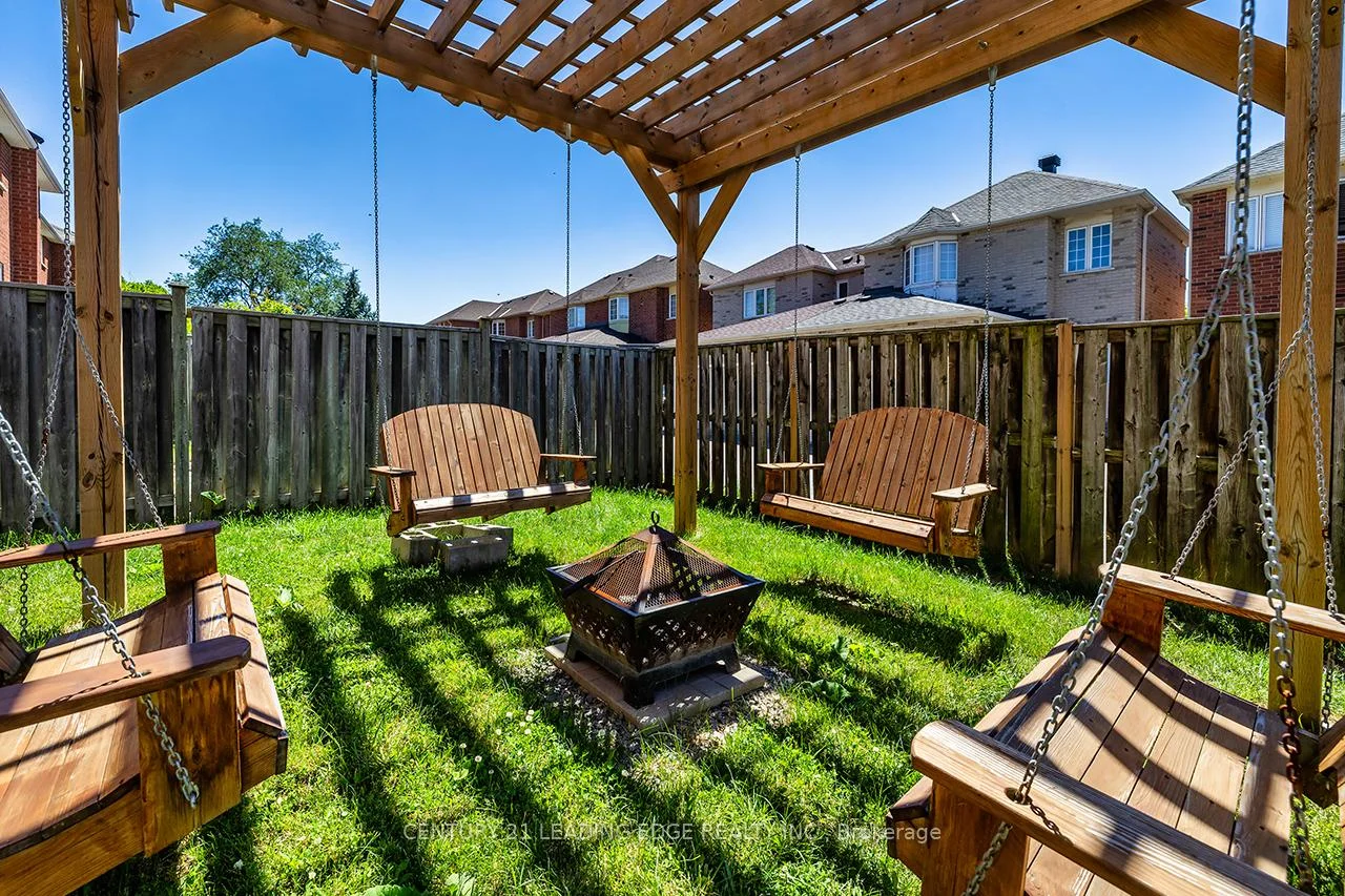 Photo 32 of 15 Warren Bradley Street, Markham, Berczy — HOMEH