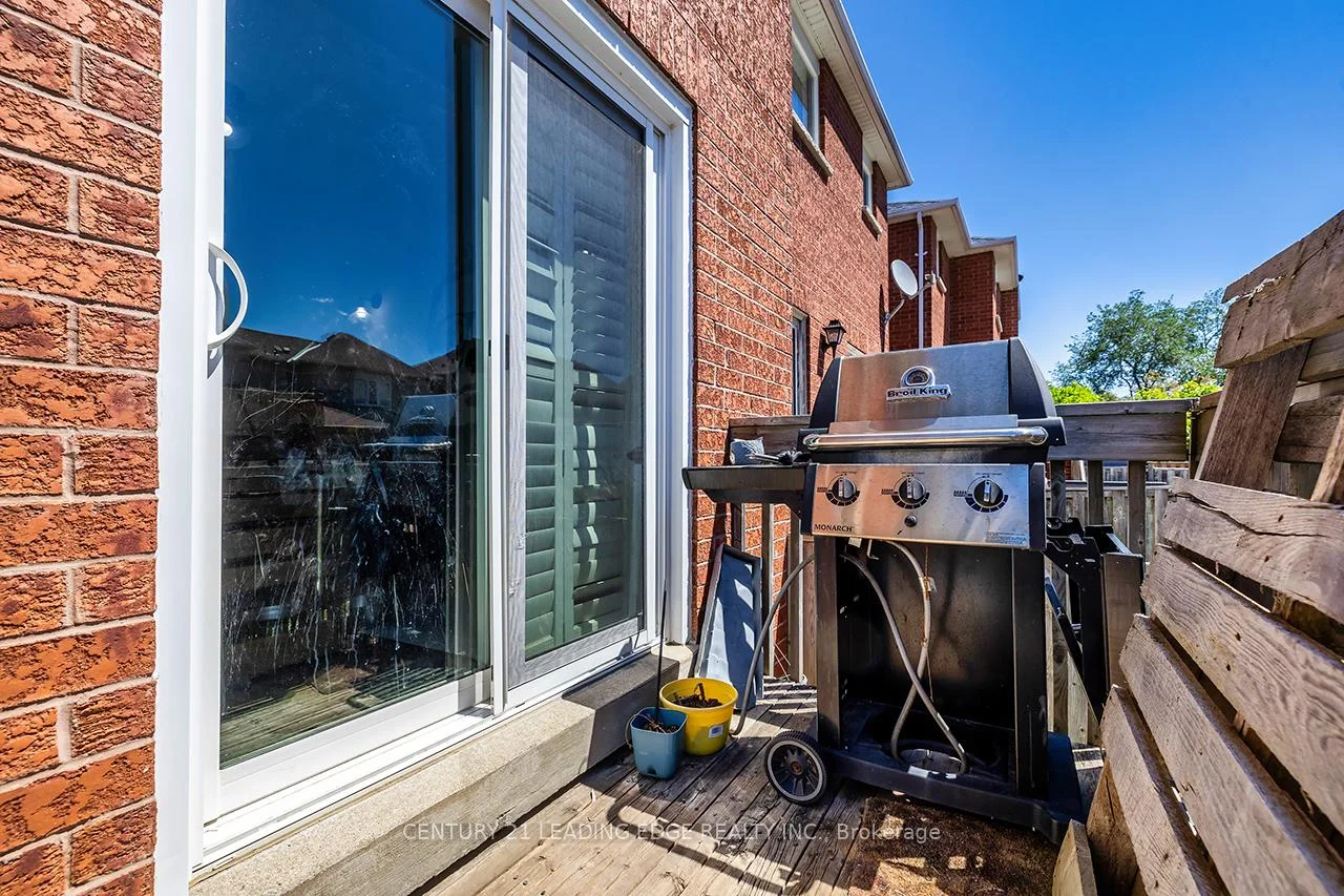 Photo 35 of 15 Warren Bradley Street, Markham, Berczy — HOMEH