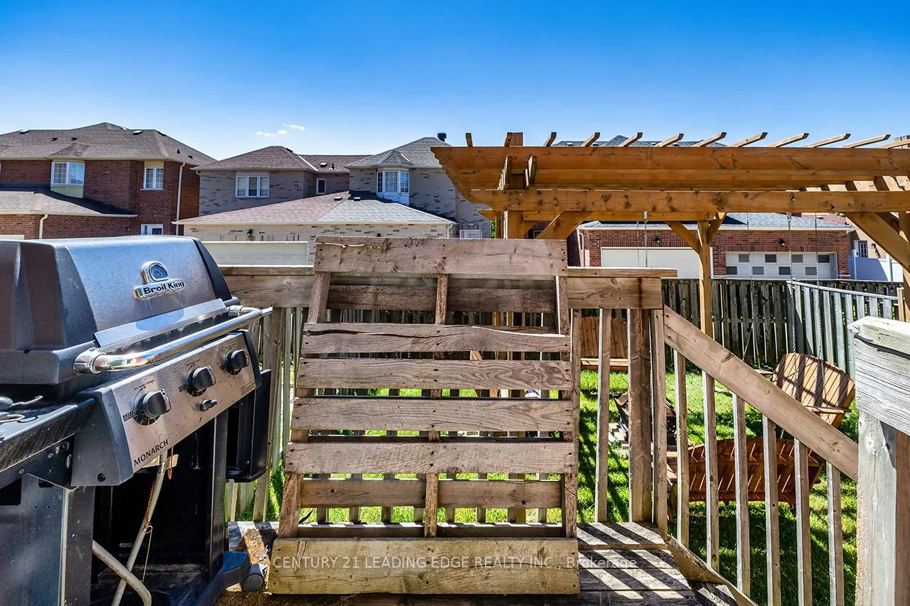 Photo 36 of 15 Warren Bradley Street, Markham, Berczy — HOMEH