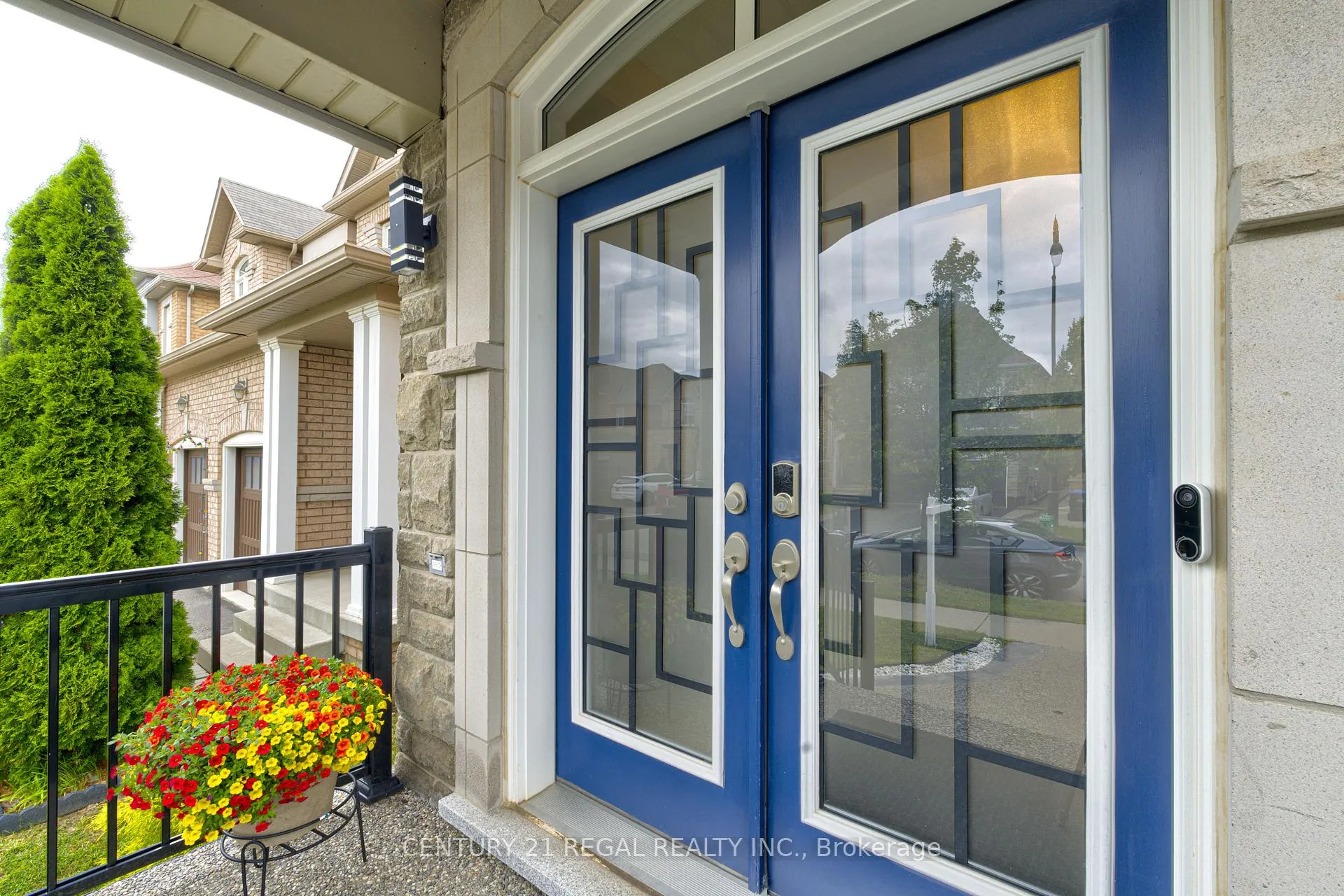 Photo 2 of 32 Wasaga Road, Brampton, Credit Valley — HOMEH