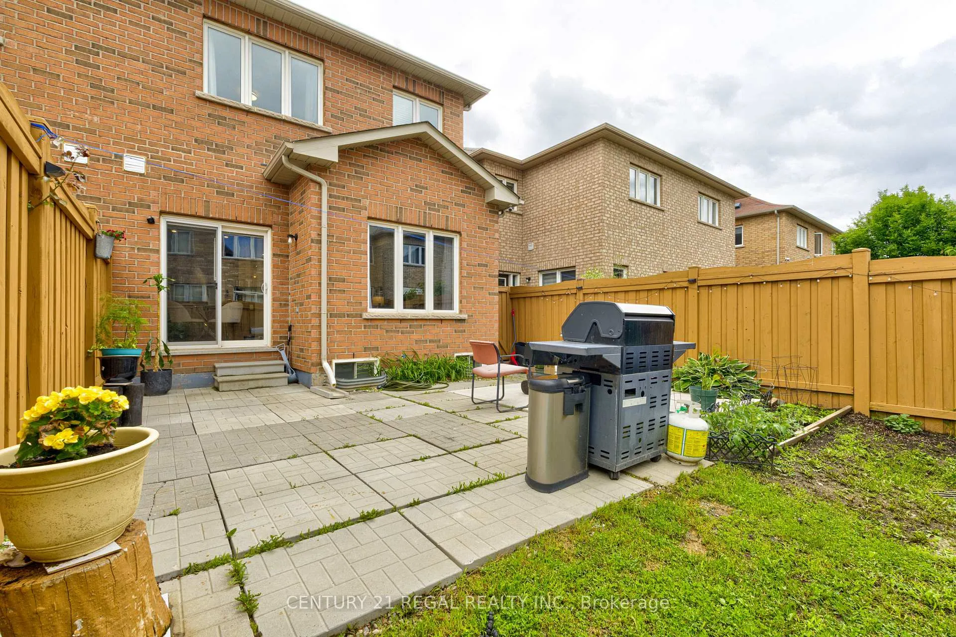 Photo 10 of 32 Wasaga Road, Brampton, Credit Valley — HOMEH