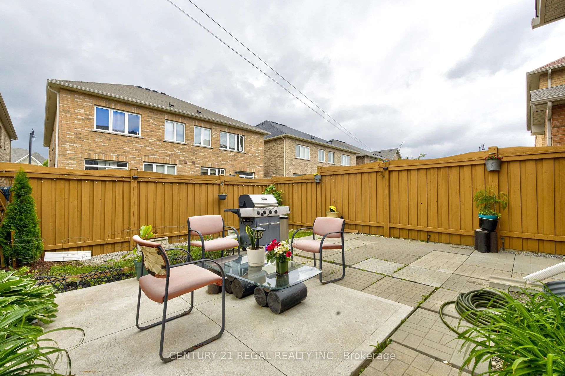 Photo 11 of 32 Wasaga Road, Brampton, Credit Valley — HOMEH