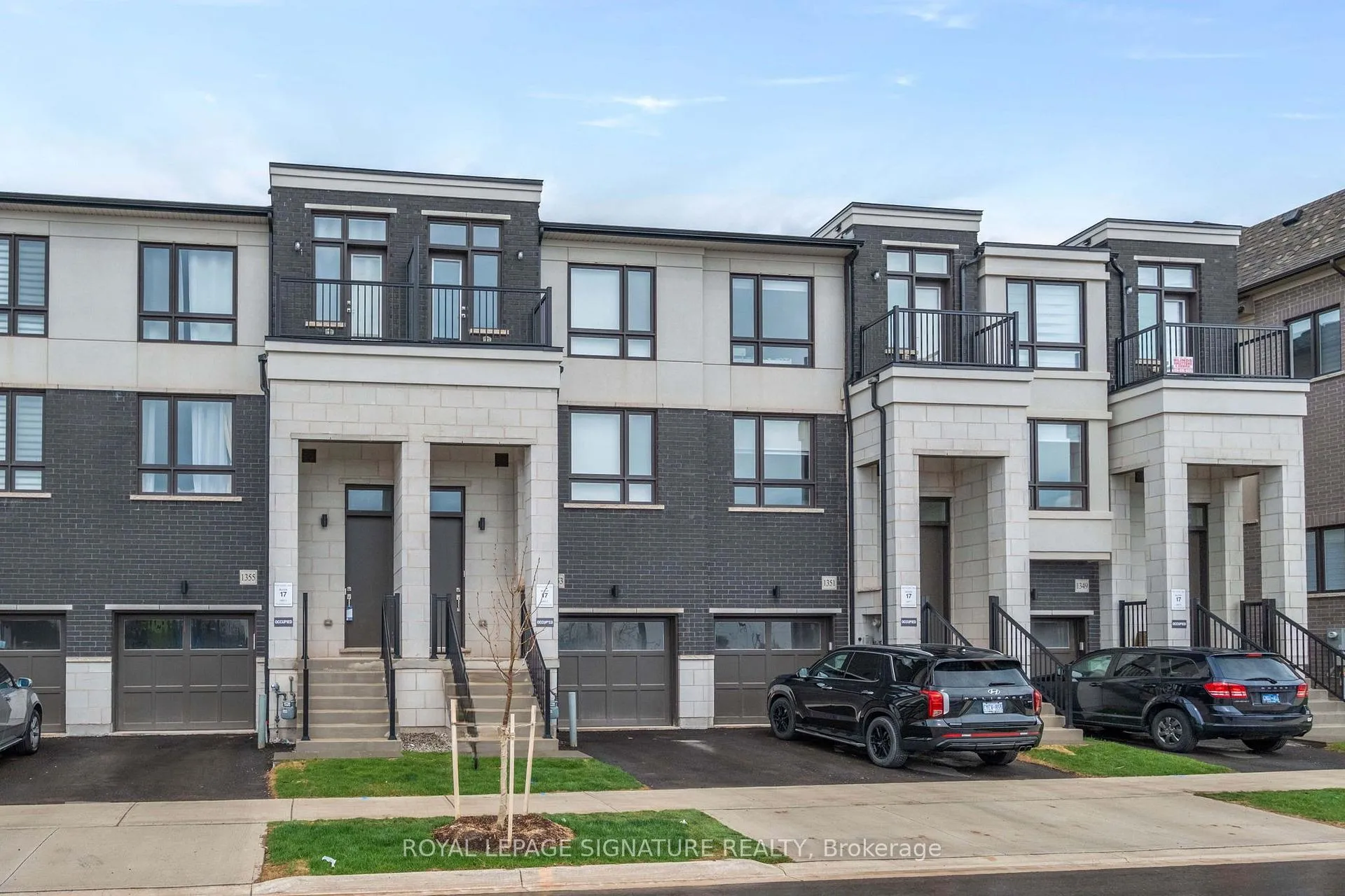 Photo 2 of 1353 Shevchenko Boulevard, Oakville, Northwest — HOMEH