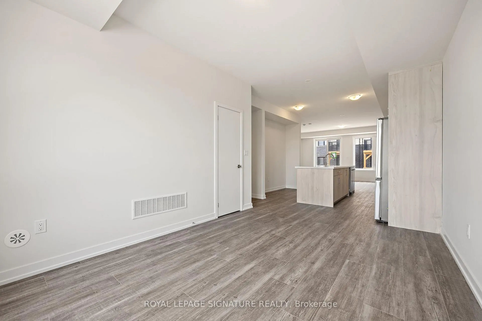 Photo 6 of 1353 Shevchenko Boulevard, Oakville, Northwest — HOMEH