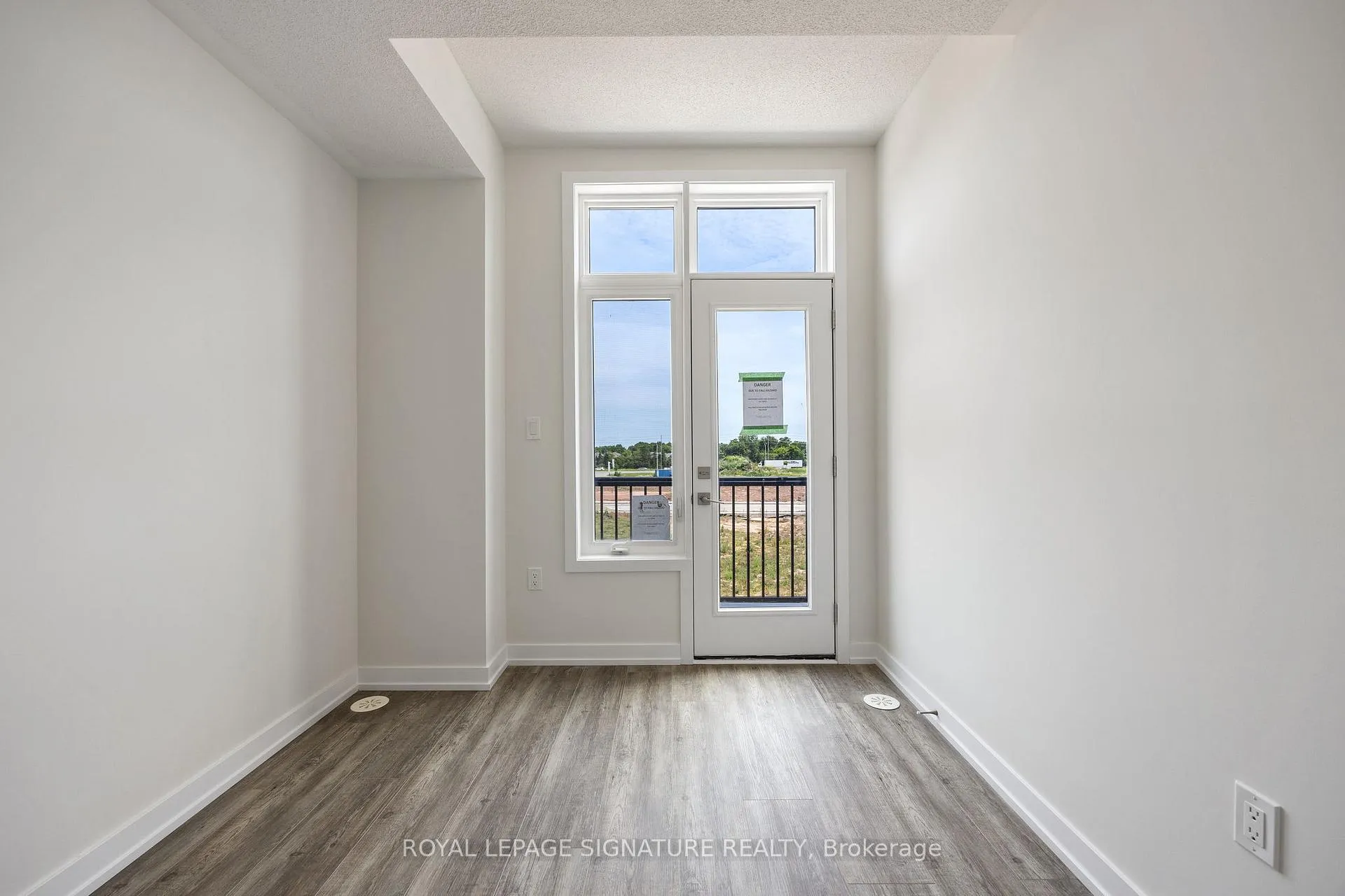 Photo 17 of 1353 Shevchenko Boulevard, Oakville, Northwest — HOMEH