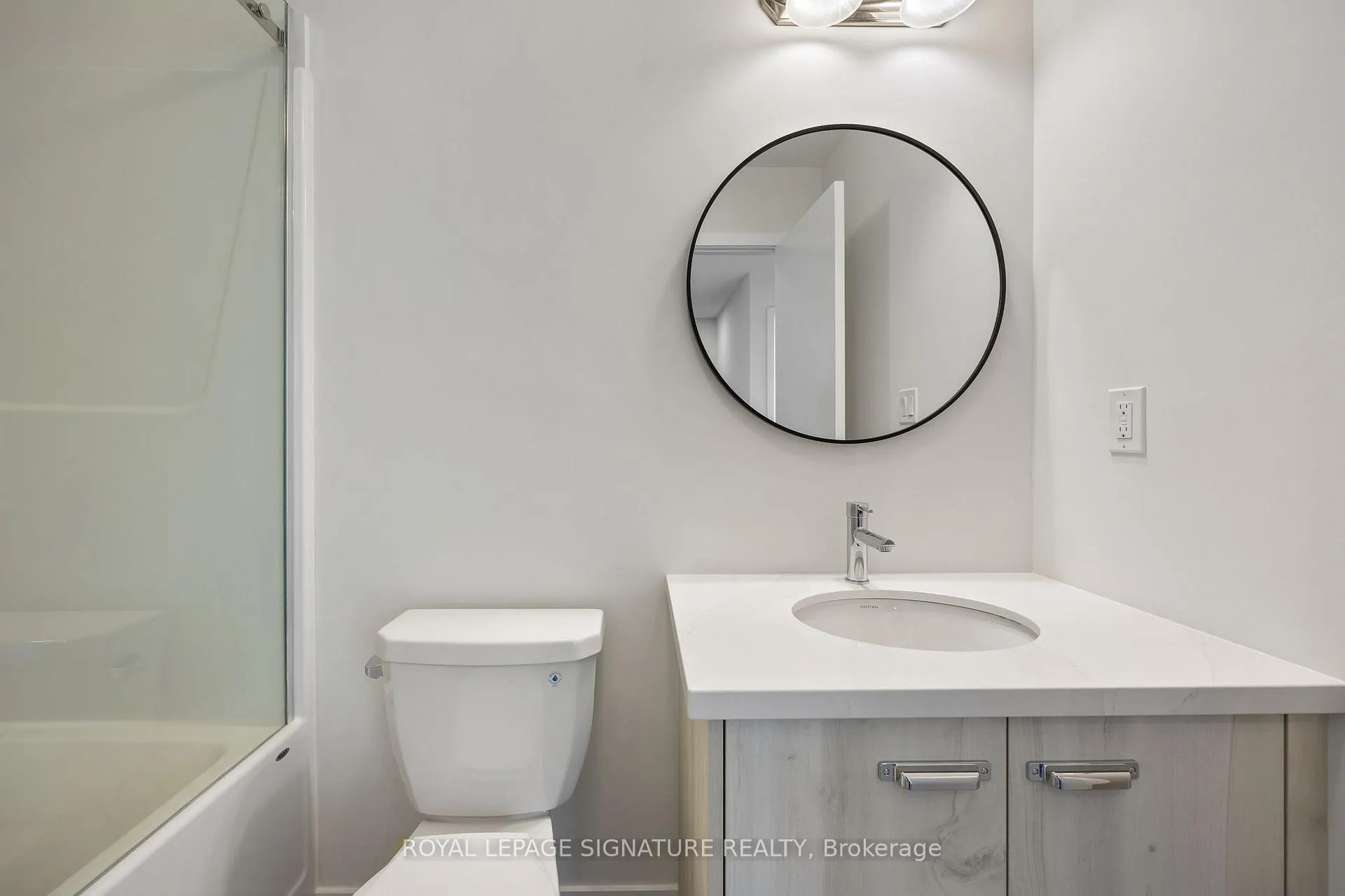 Photo 21 of 1353 Shevchenko Boulevard, Oakville, Northwest — HOMEH