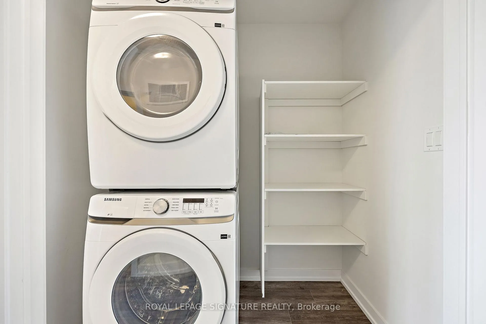 Photo 23 of 1353 Shevchenko Boulevard, Oakville, Northwest — HOMEH