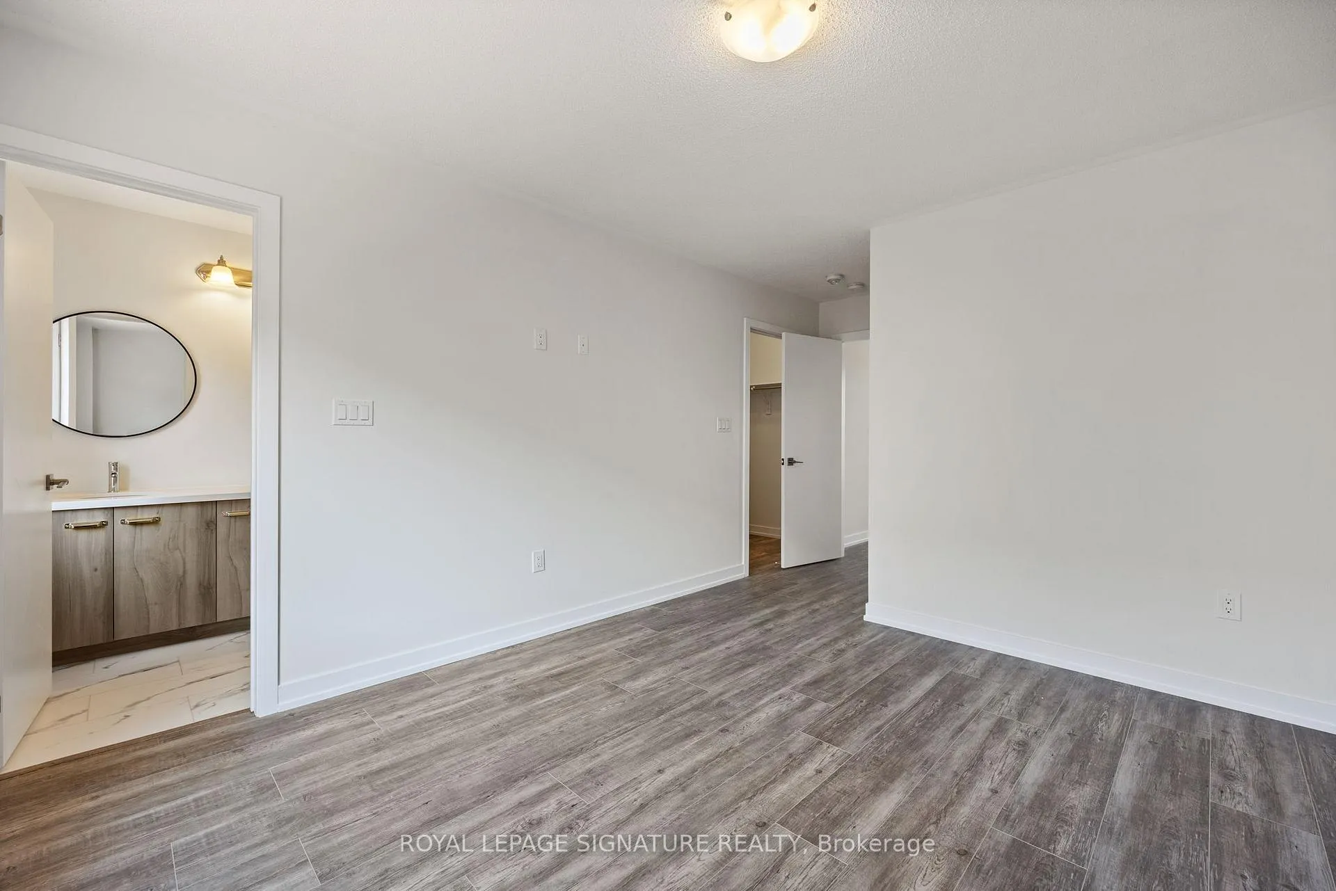 Photo 25 of 1353 Shevchenko Boulevard, Oakville, Northwest — HOMEH