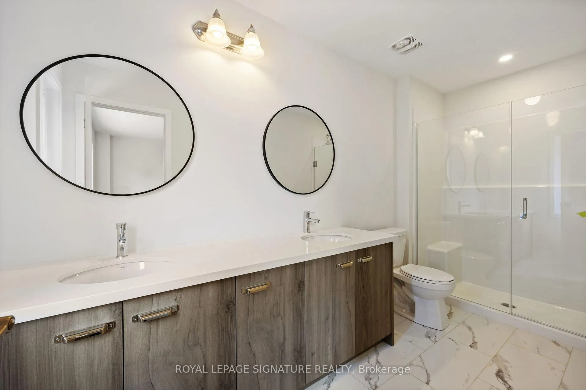 Photo 27 of 1353 Shevchenko Boulevard, Oakville, Northwest — HOMEH