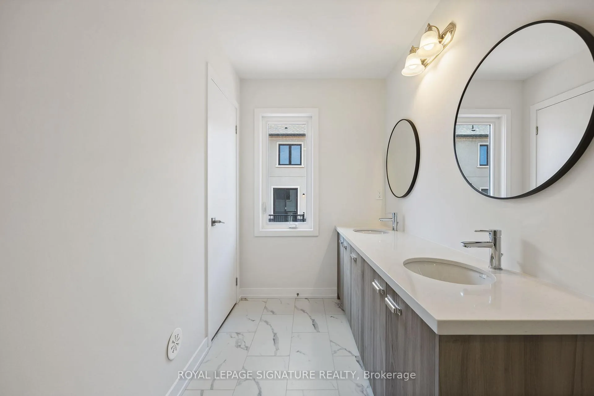 Photo 28 of 1353 Shevchenko Boulevard, Oakville, Northwest — HOMEH