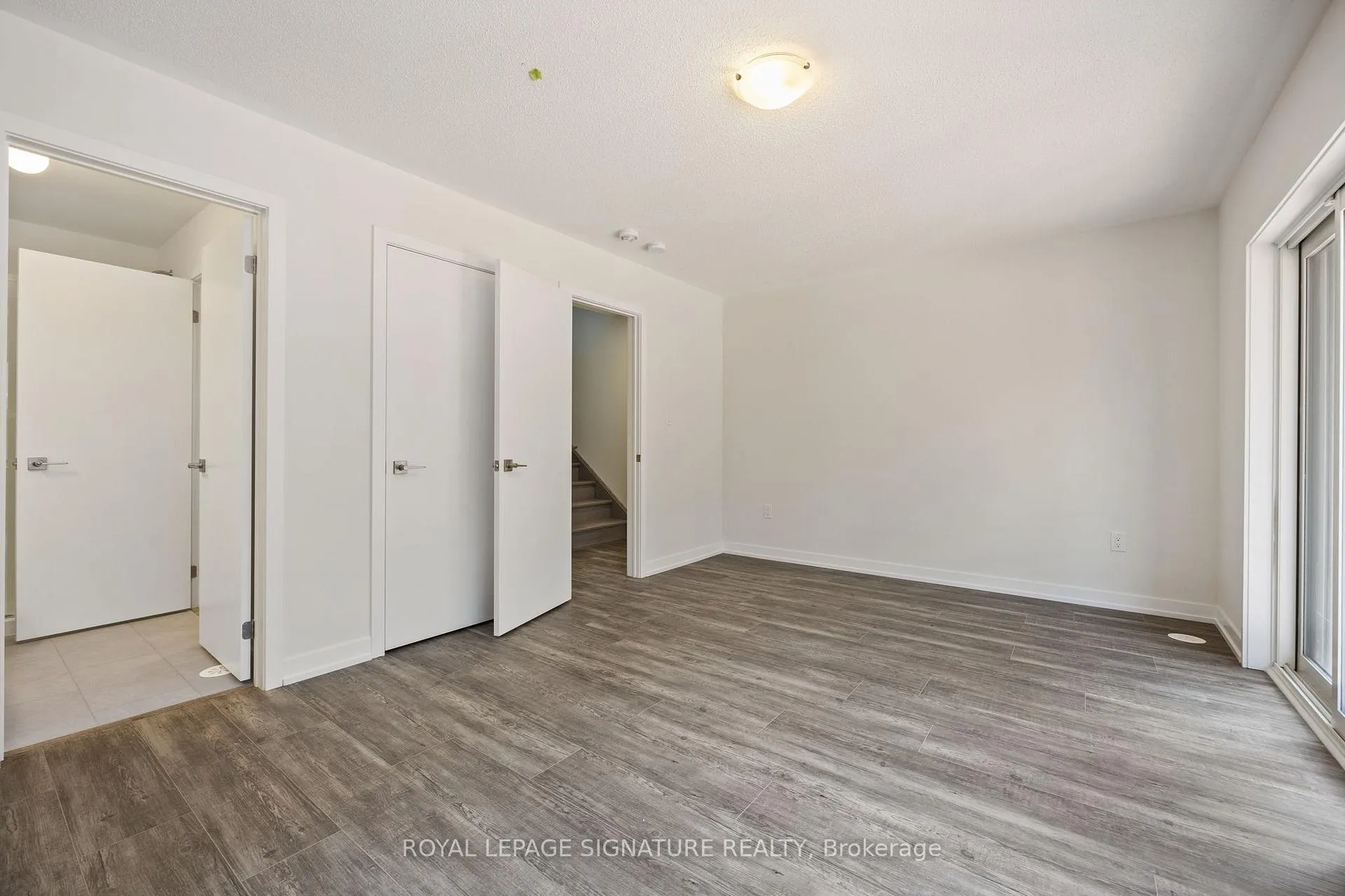 Photo 32 of 1353 Shevchenko Boulevard, Oakville, Northwest — HOMEH