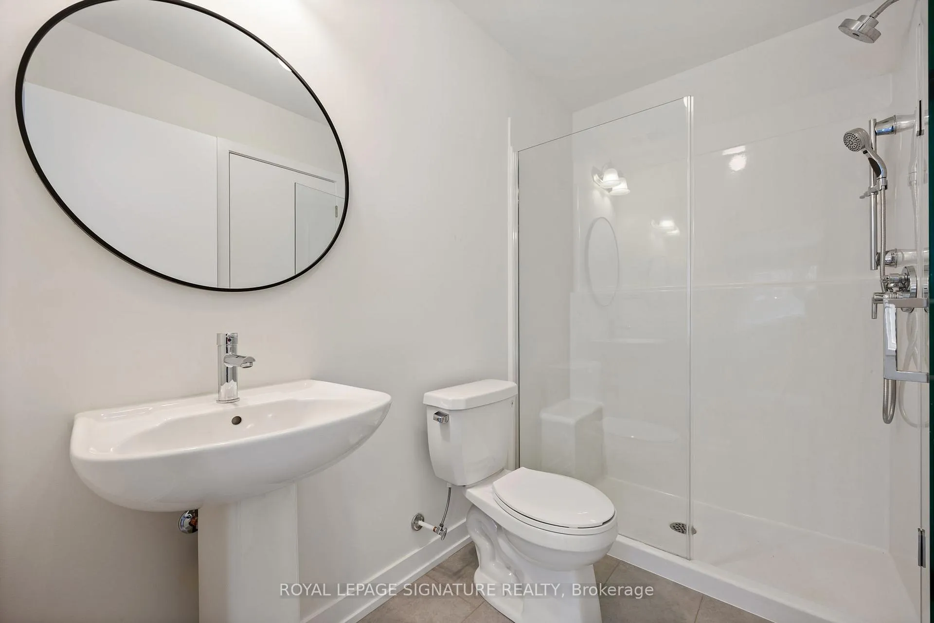 Photo 33 of 1353 Shevchenko Boulevard, Oakville, Northwest — HOMEH