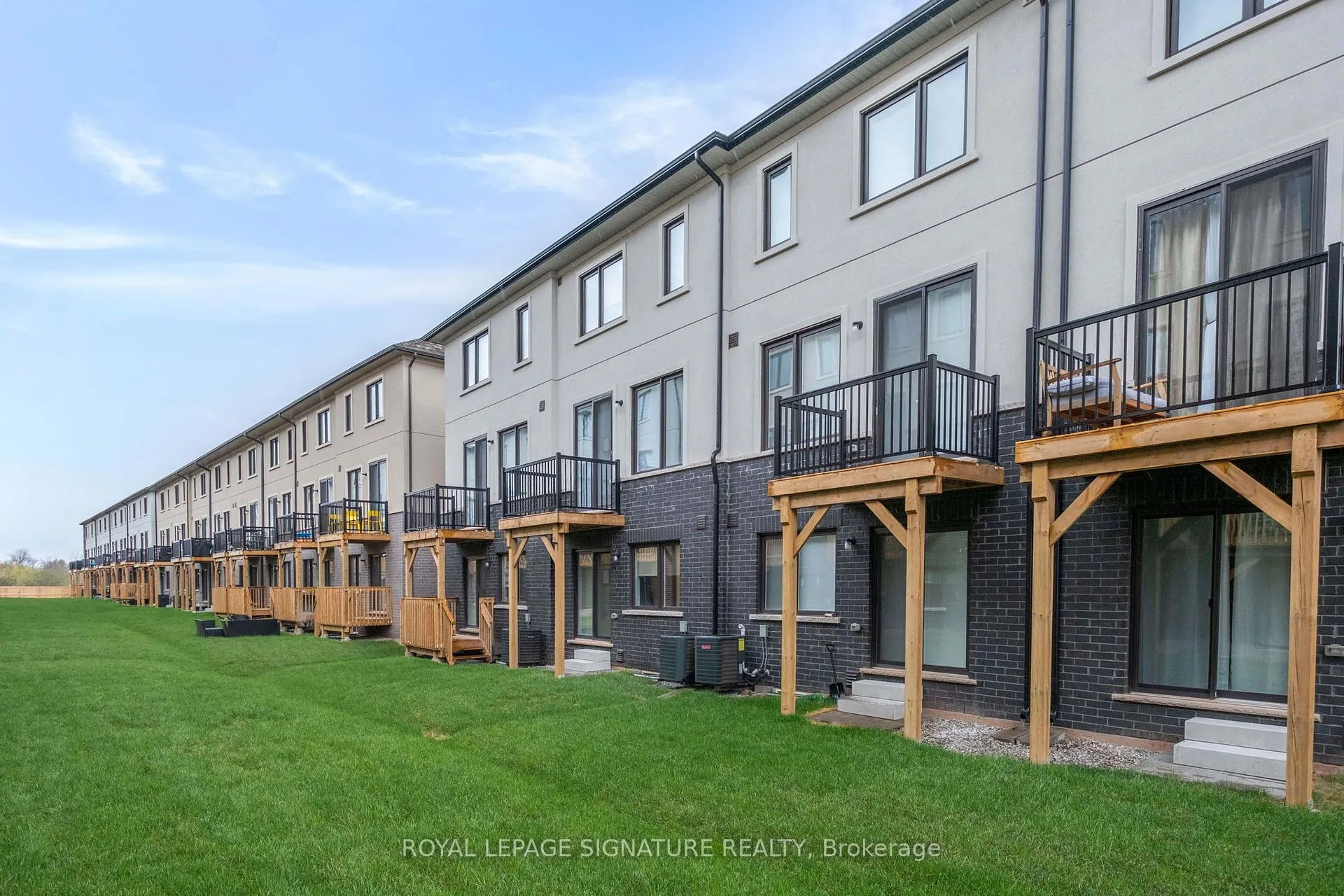 Photo 34 of 1353 Shevchenko Boulevard, Oakville, Northwest — HOMEH