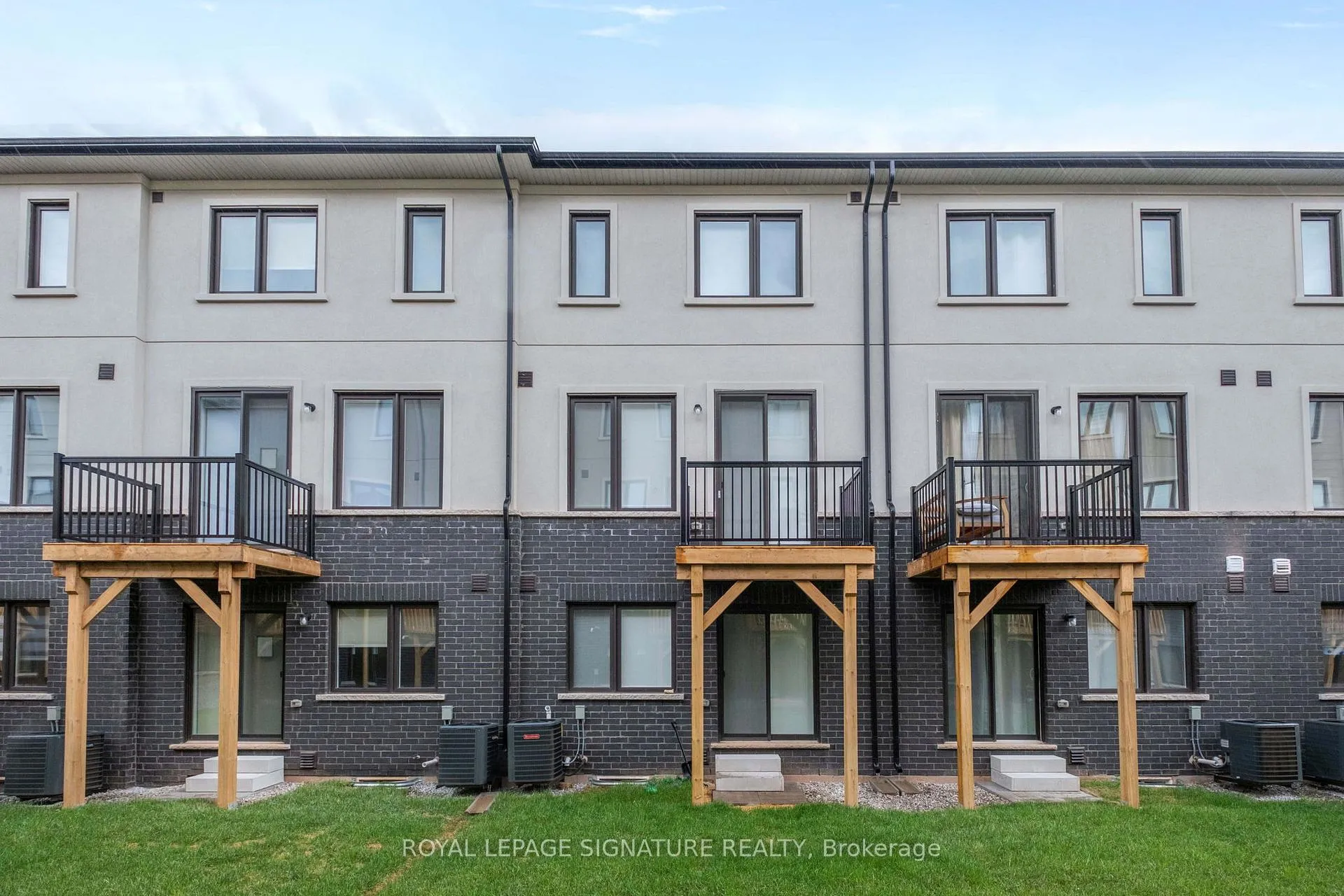 Photo 36 of 1353 Shevchenko Boulevard, Oakville, Northwest — HOMEH