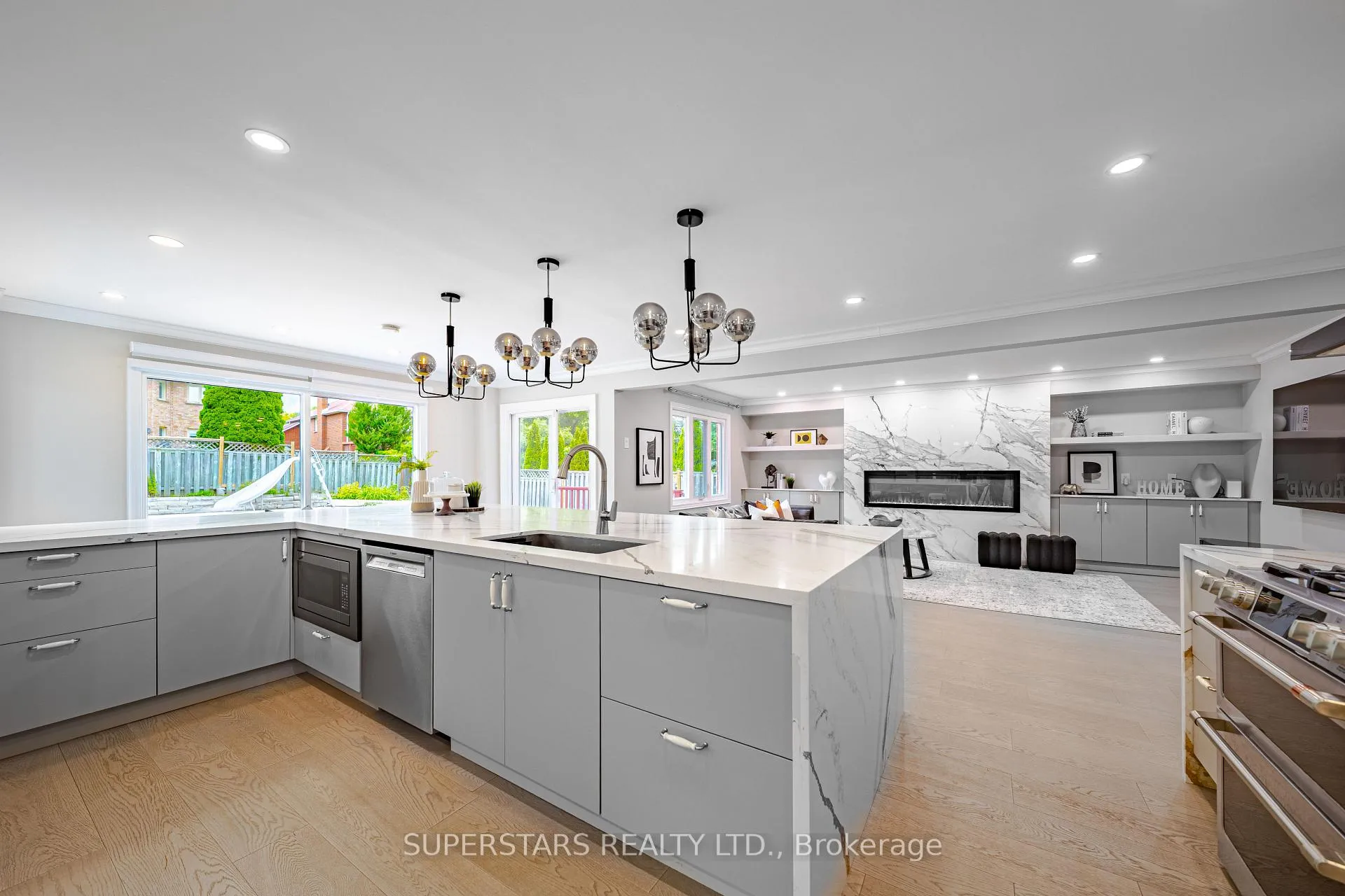Photo 11 of 352 Kennedy Street W, Aurora, Aurora Highlands — HOMEH