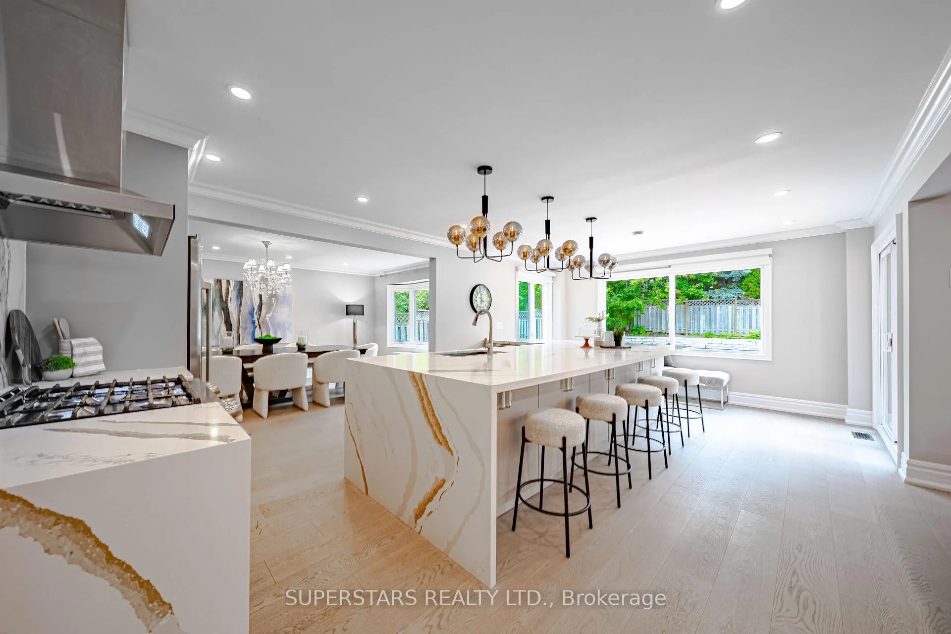 Photo 13 of 352 Kennedy Street W, Aurora, Aurora Highlands — HOMEH