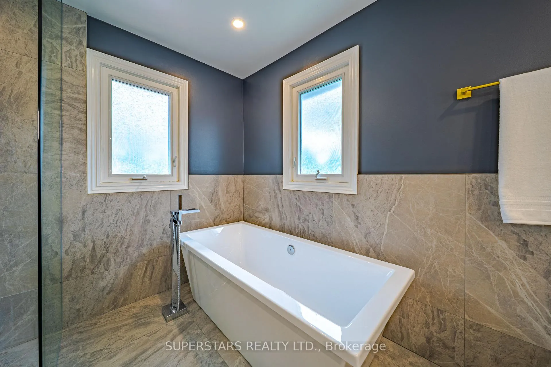 Photo 30 of 352 Kennedy Street W, Aurora, Aurora Highlands — HOMEH