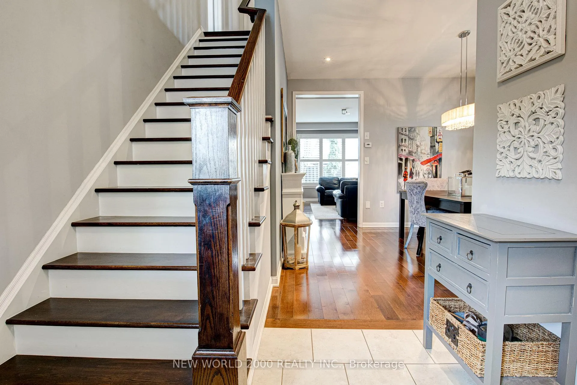 Photo 5 of 131 Chase Crescent, Cambridge, Silver Heights — HOMEH