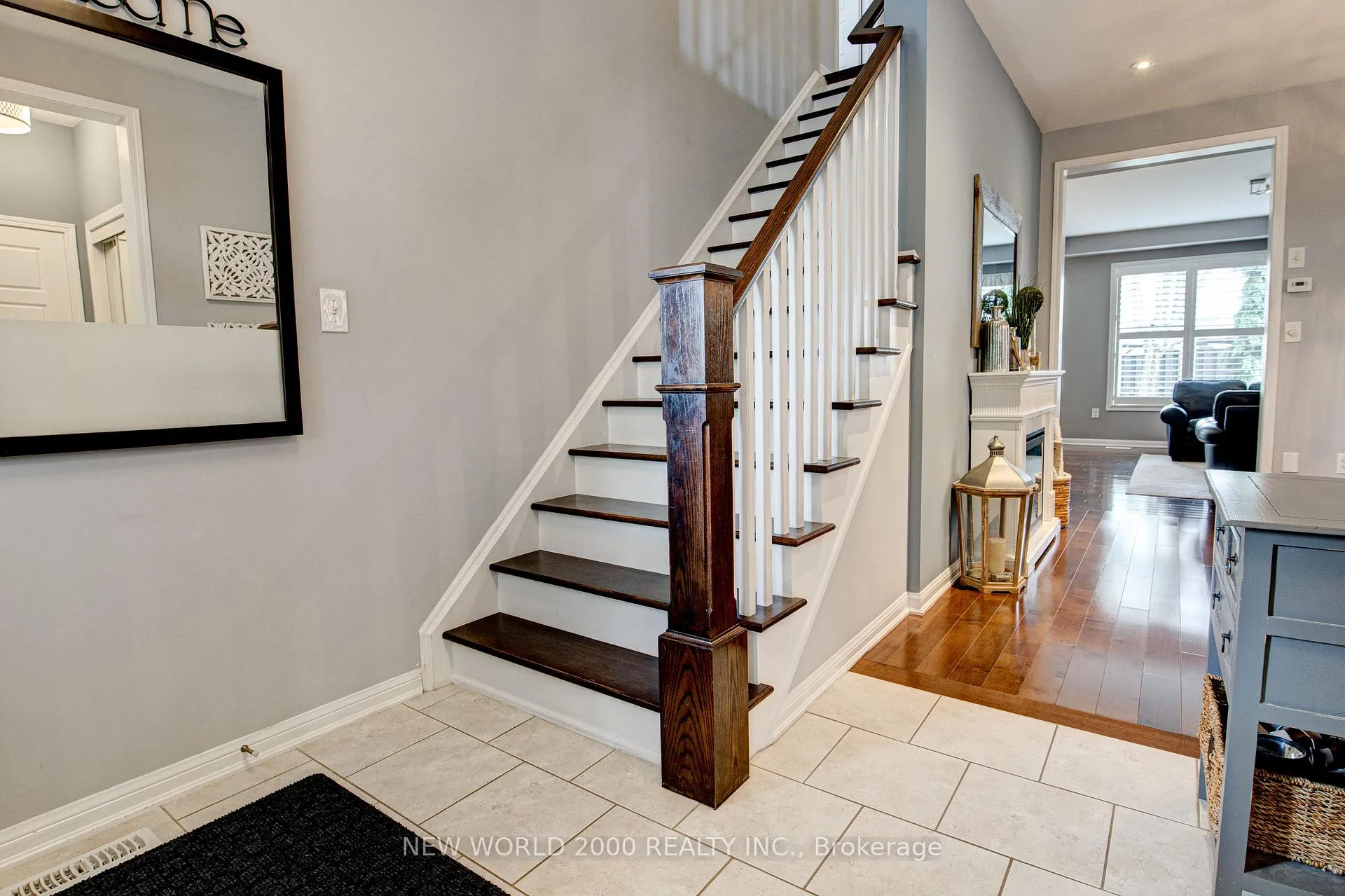 Photo 6 of 131 Chase Crescent, Cambridge, Silver Heights — HOMEH