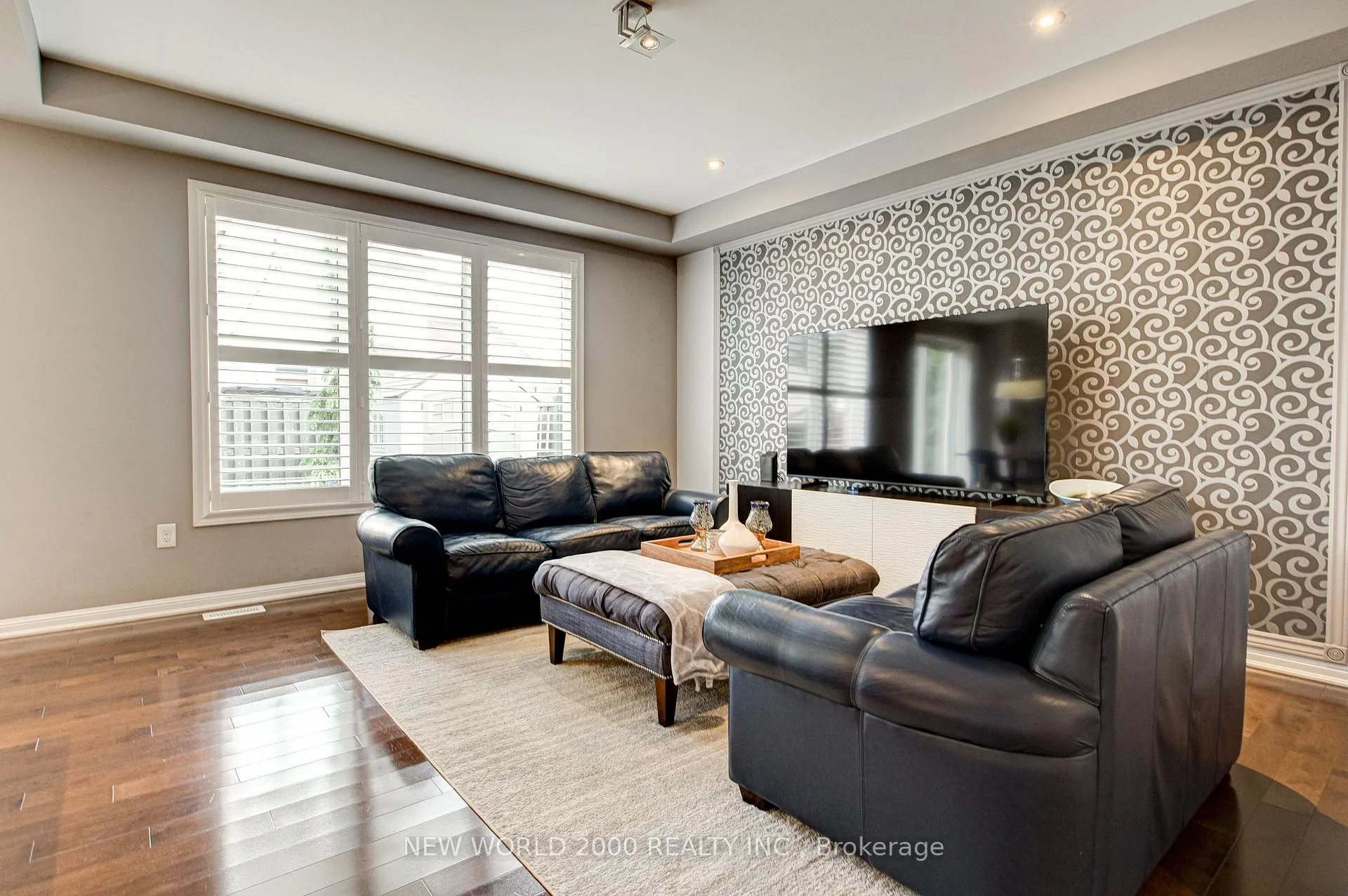 Photo 14 of 131 Chase Crescent, Cambridge, Silver Heights — HOMEH