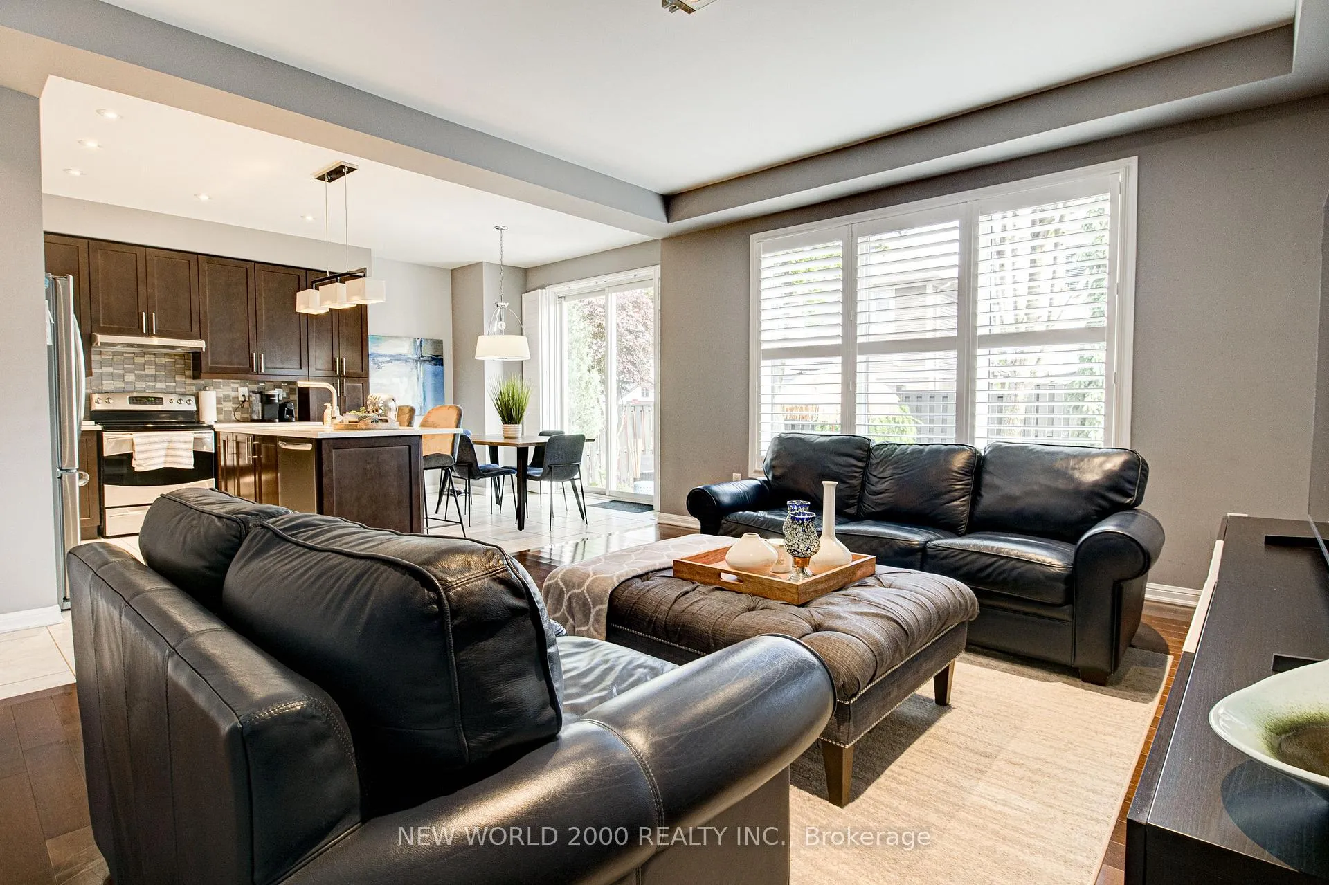 Photo 18 of 131 Chase Crescent, Cambridge, Silver Heights — HOMEH