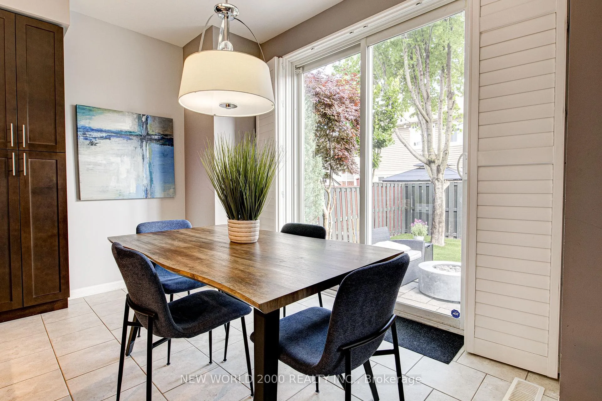 Photo 30 of 131 Chase Crescent, Cambridge, Silver Heights — HOMEH