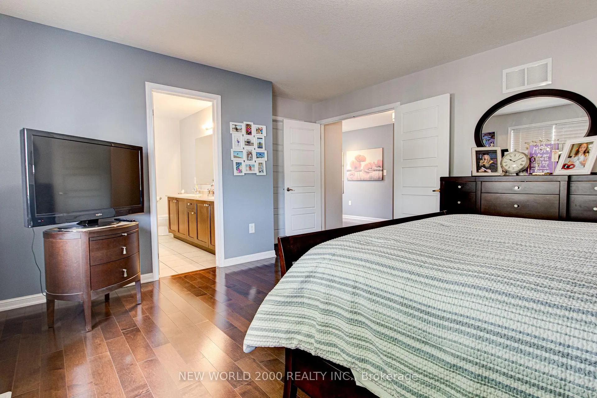 Photo 35 of 131 Chase Crescent, Cambridge, Silver Heights — HOMEH