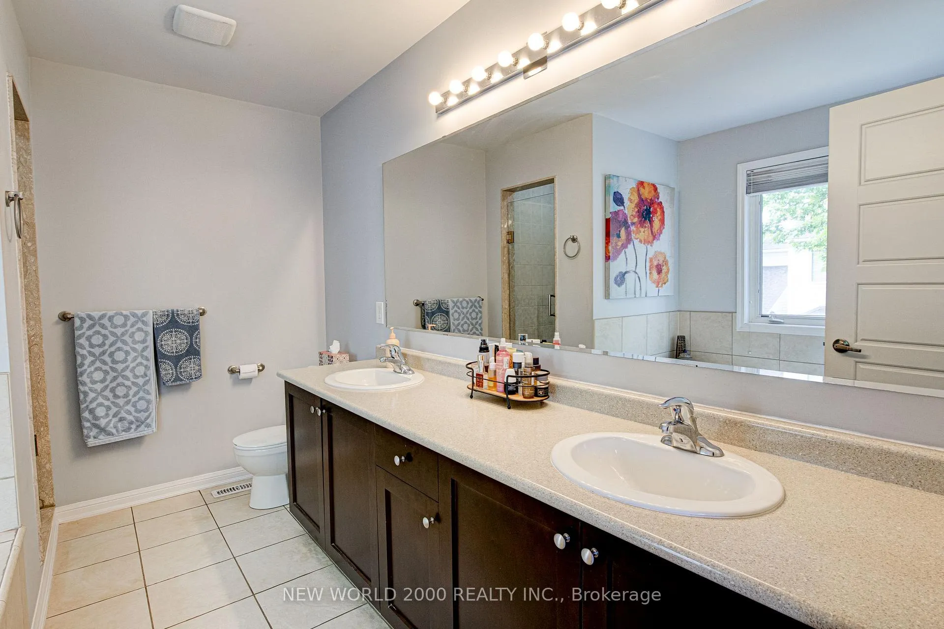 Photo 36 of 131 Chase Crescent, Cambridge, Silver Heights — HOMEH