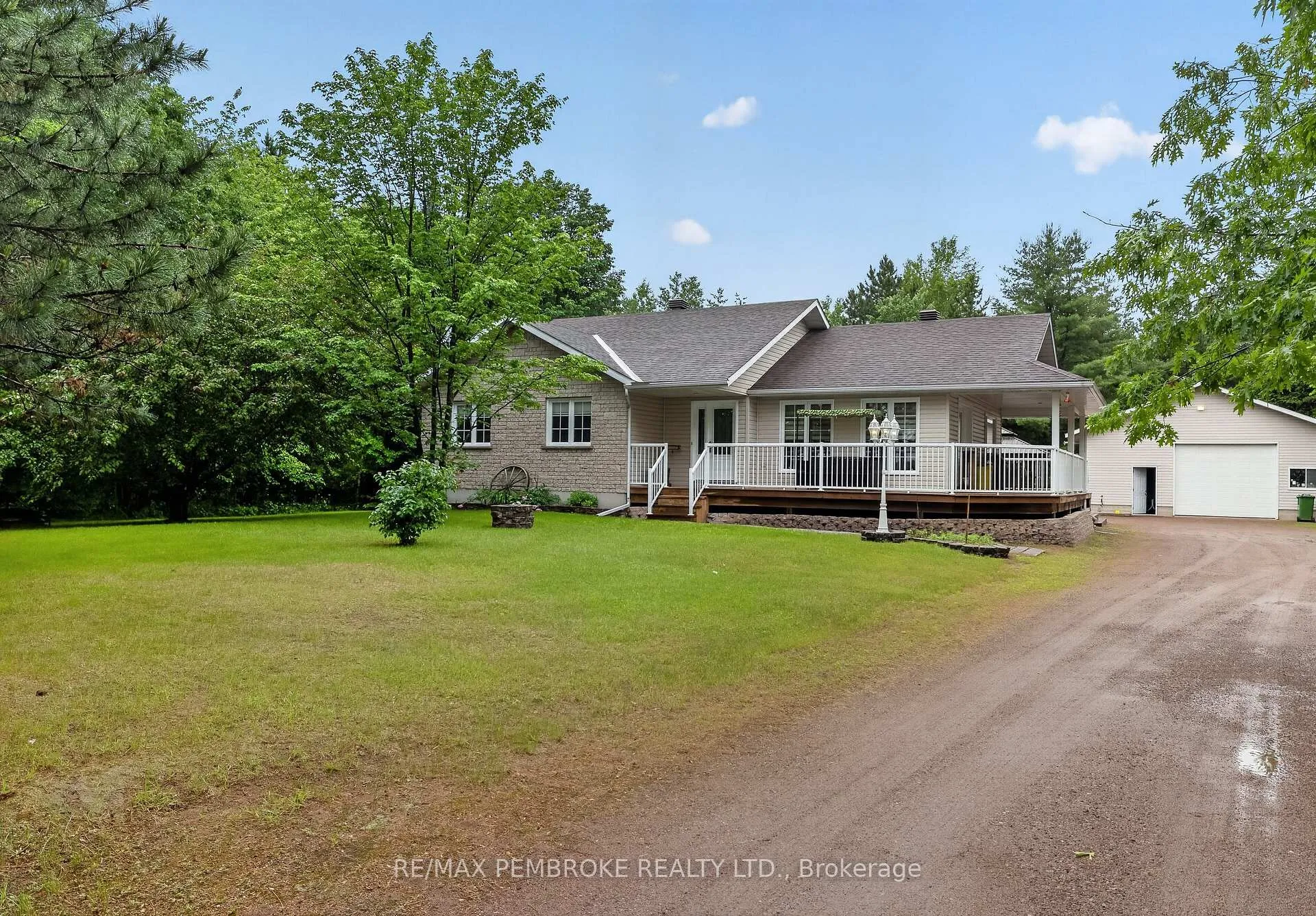 Photo 1 of 246 Blackbay Road, Petawawa, Petawawa — HOMEH