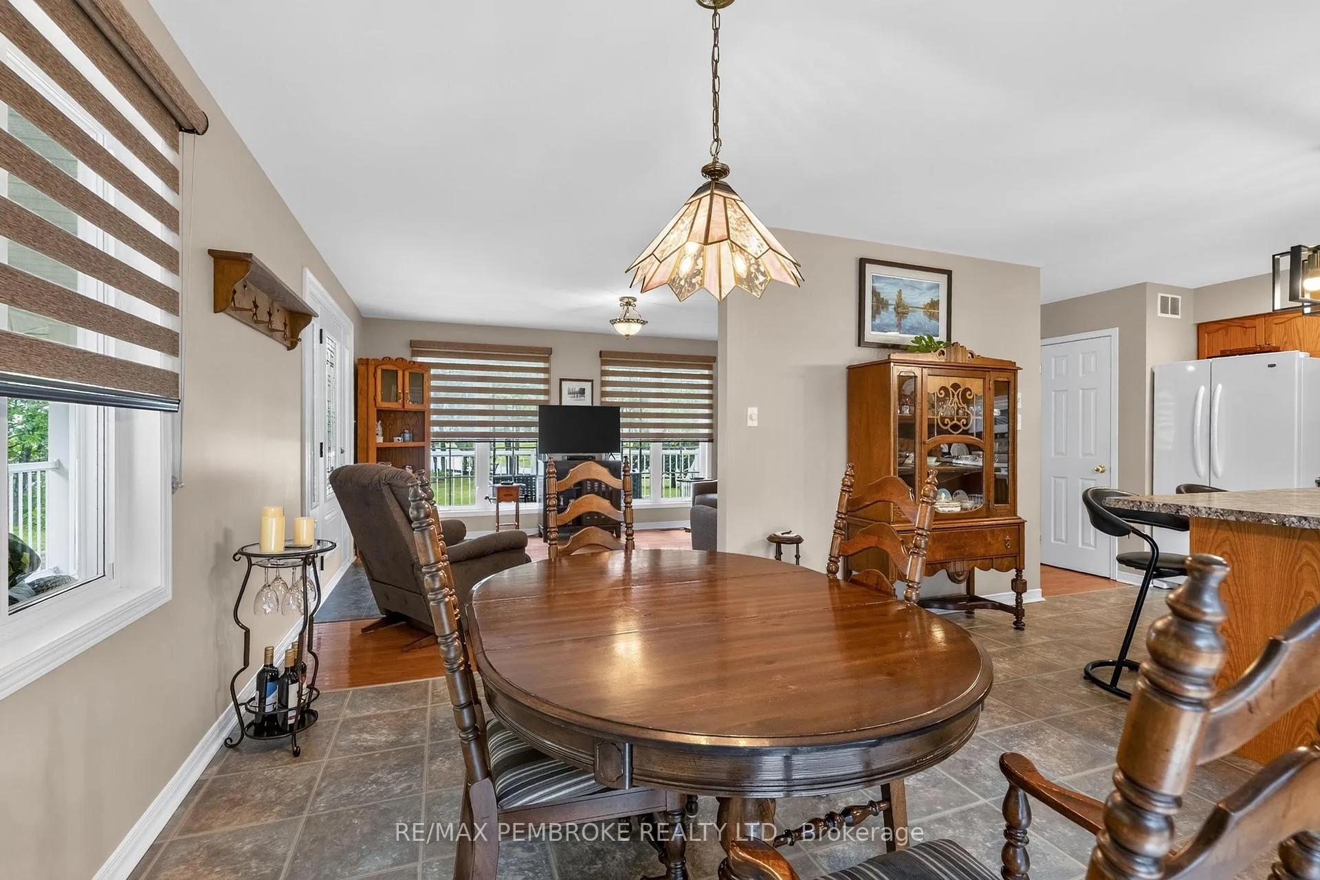 Photo 20 of 246 Blackbay Road, Petawawa, Petawawa — HOMEH