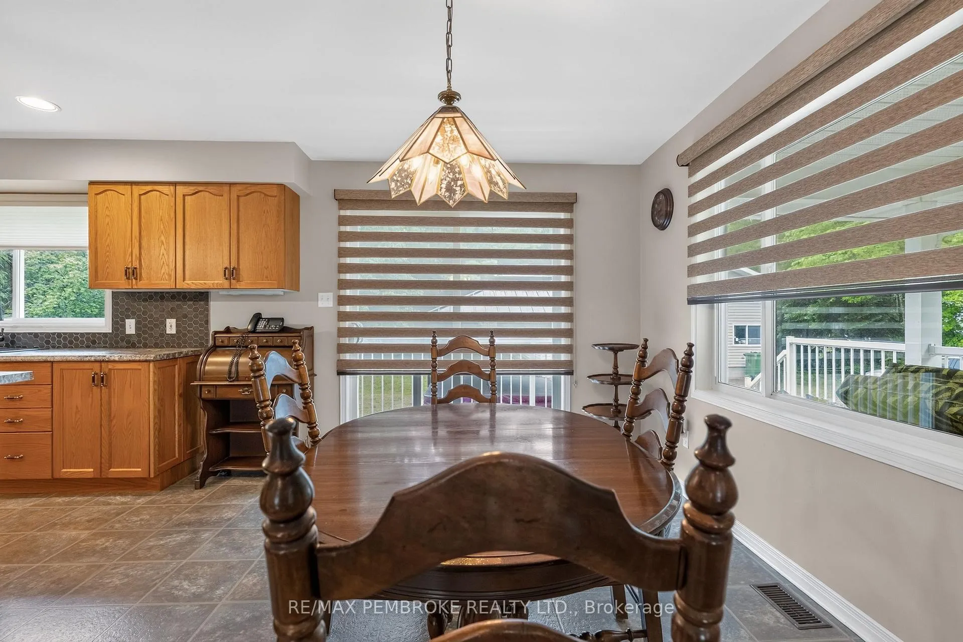 Photo 21 of 246 Blackbay Road, Petawawa, Petawawa — HOMEH