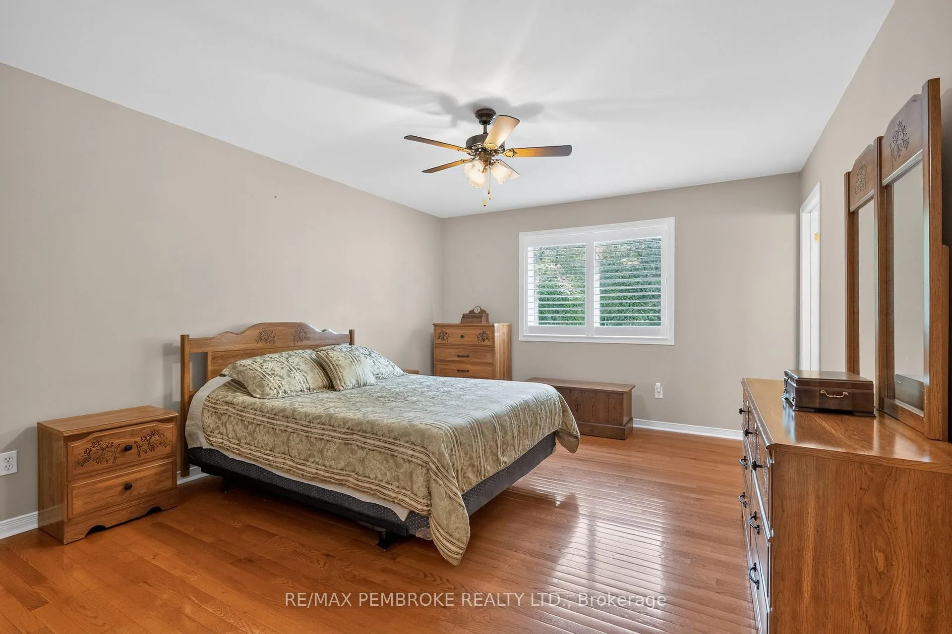 Photo 25 of 246 Blackbay Road, Petawawa, Petawawa — HOMEH
