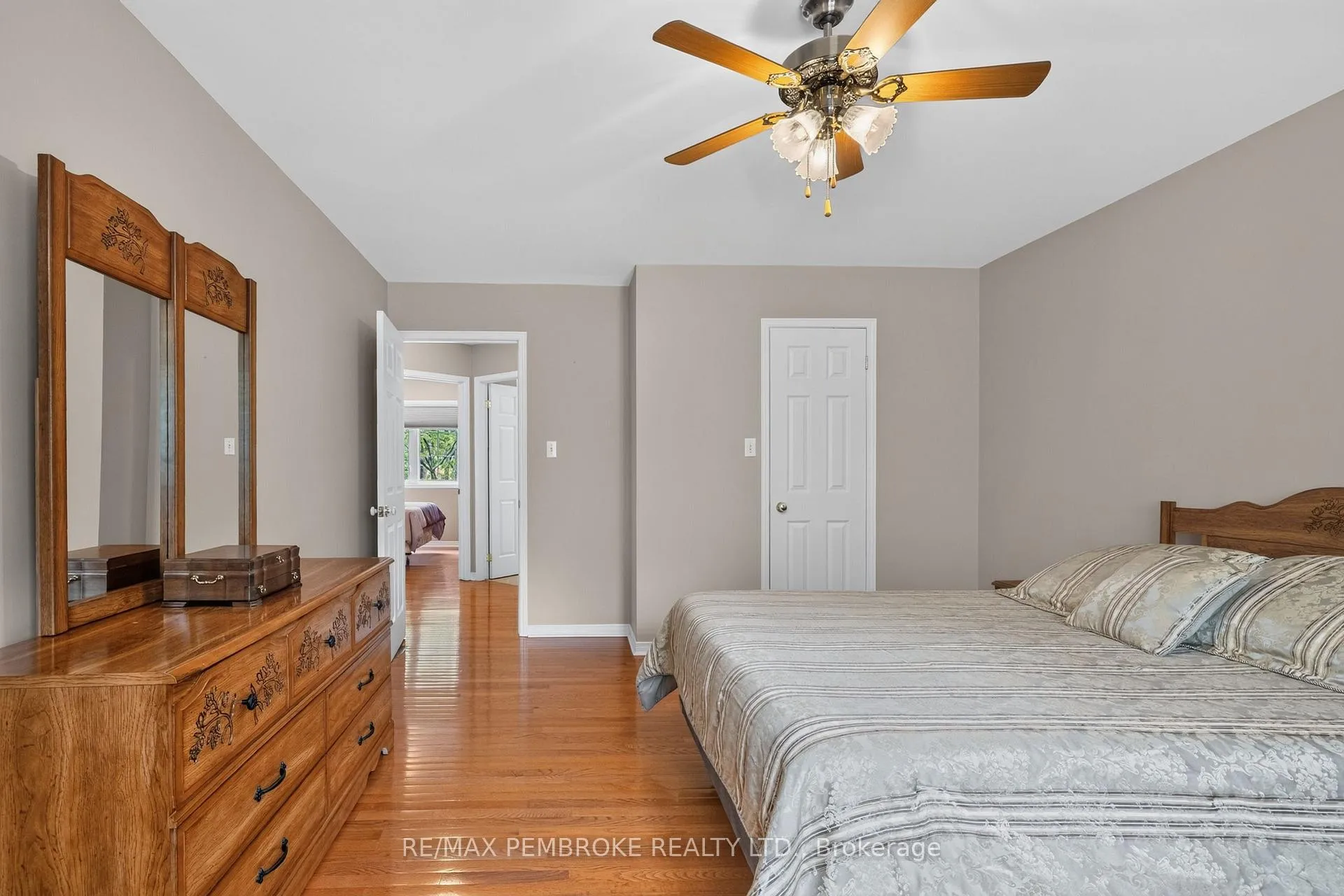 Photo 28 of 246 Blackbay Road, Petawawa, Petawawa — HOMEH