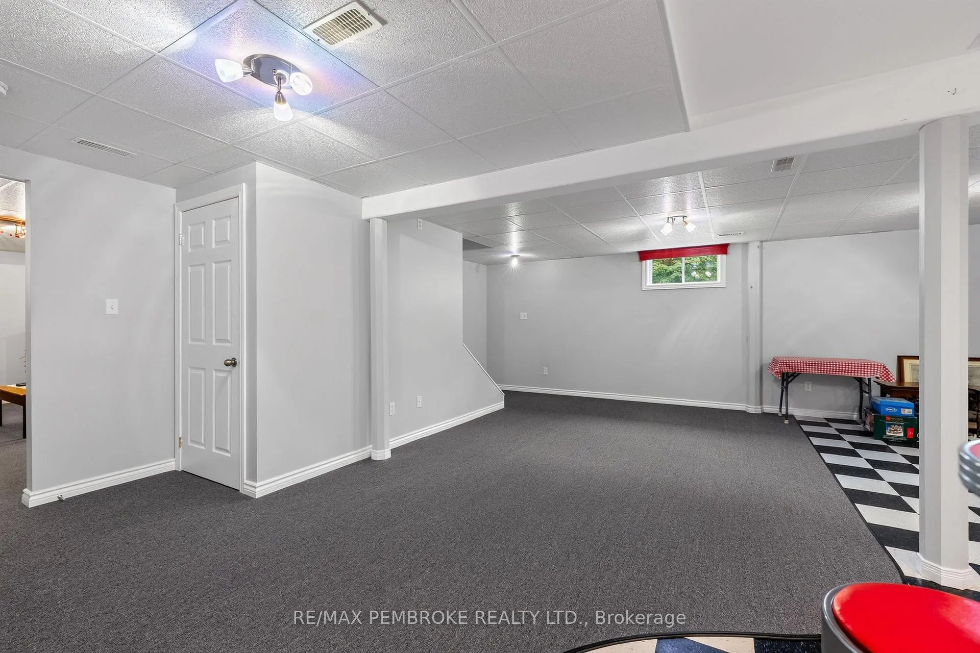 Photo 32 of 246 Blackbay Road, Petawawa, Petawawa — HOMEH