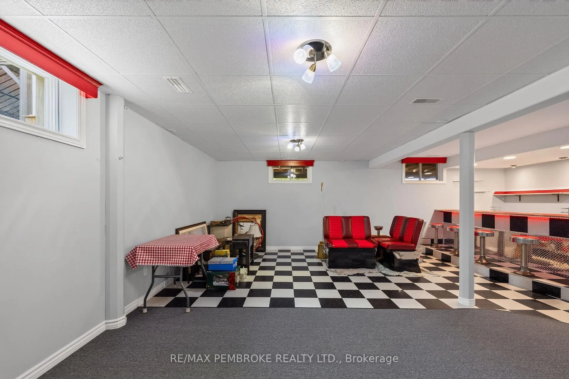 Photo 34 of 246 Blackbay Road, Petawawa, Petawawa — HOMEH